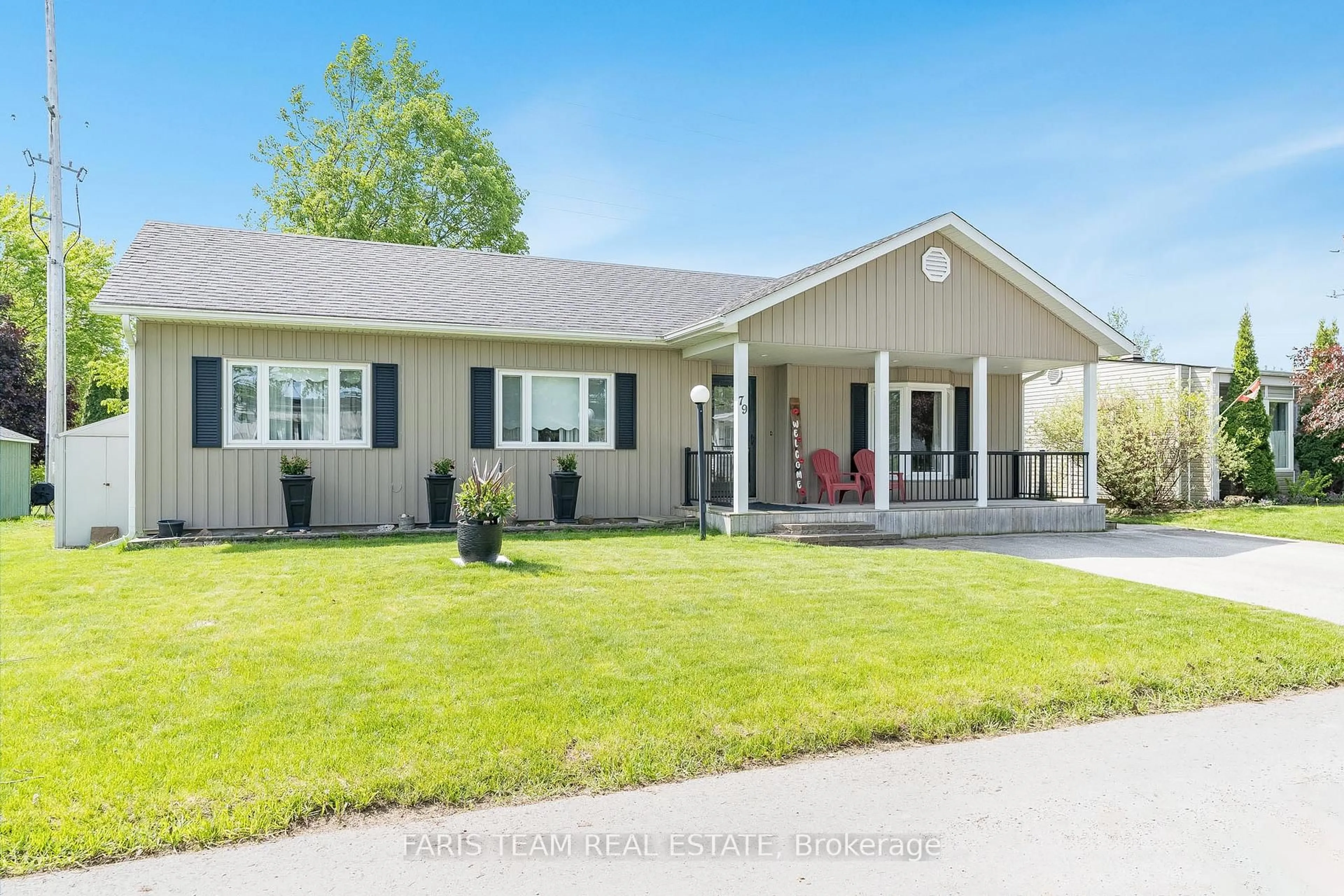 Home with vinyl exterior material, street for 79 Corner Brook Tr, Innisfil Ontario L9S 1S1
