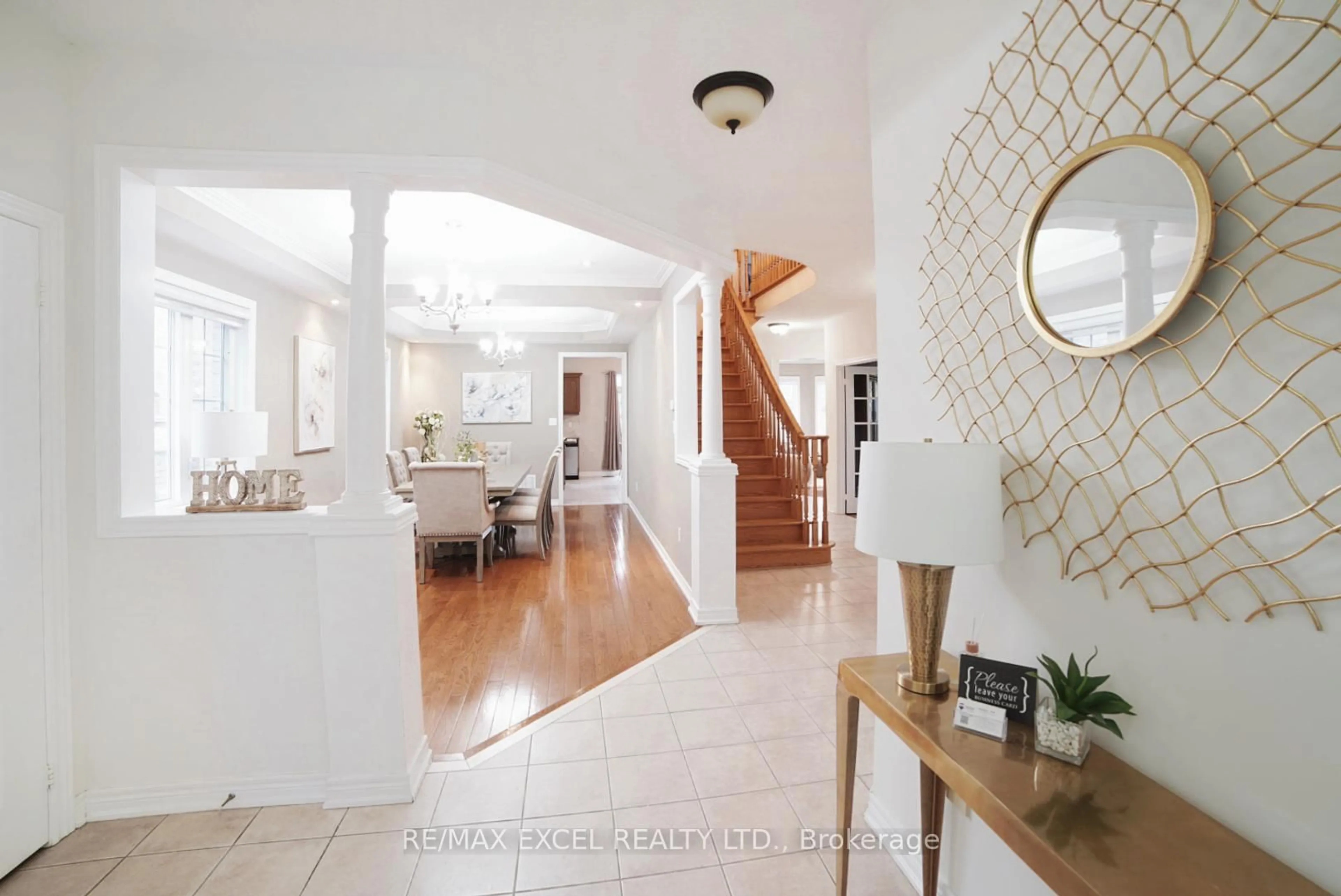 Indoor entryway for 57 Batchford Cres, Markham Ontario L6B 0C2