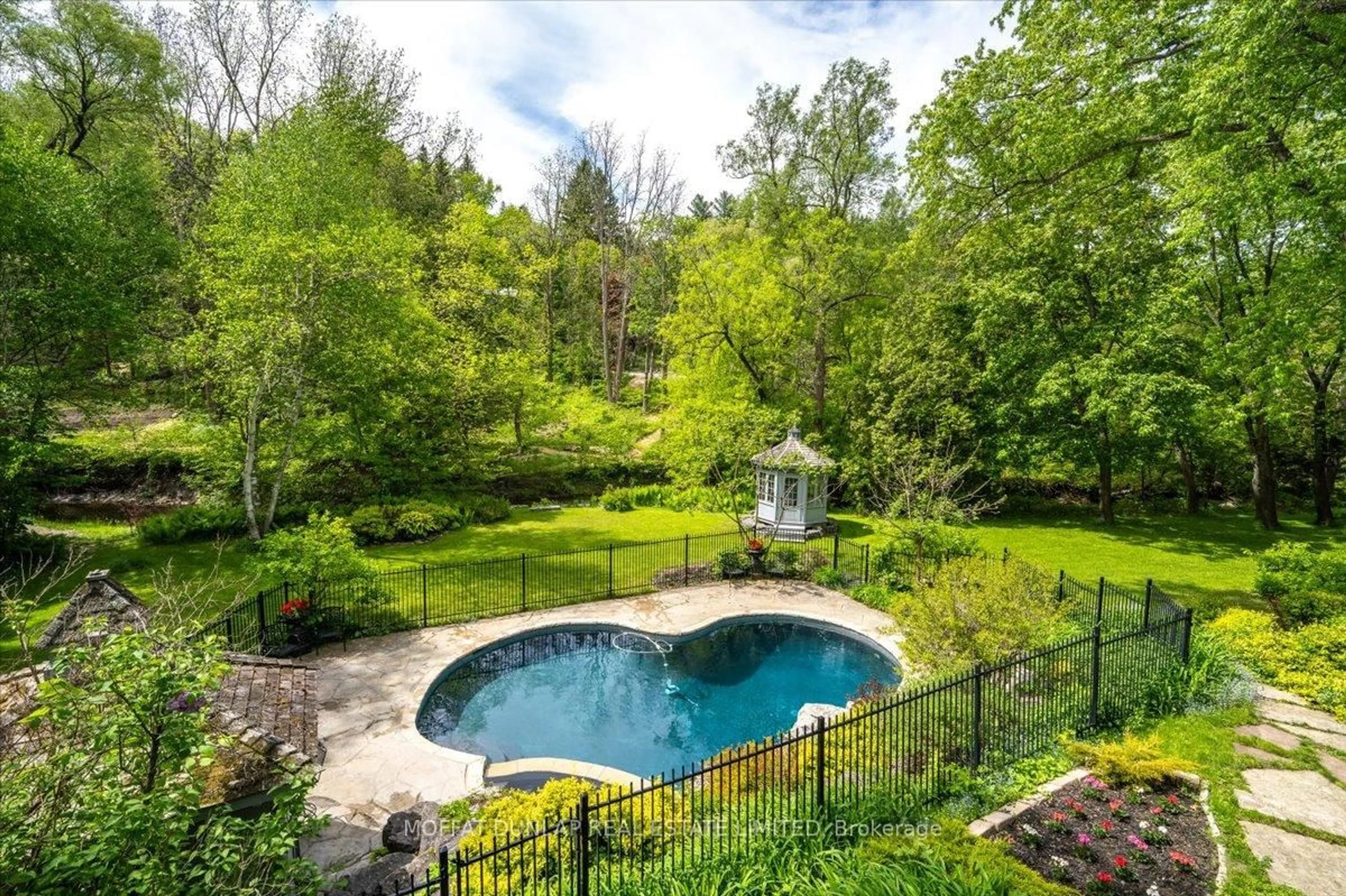 Pool for 15 Laskay Lane, King Ontario L7B 1K4