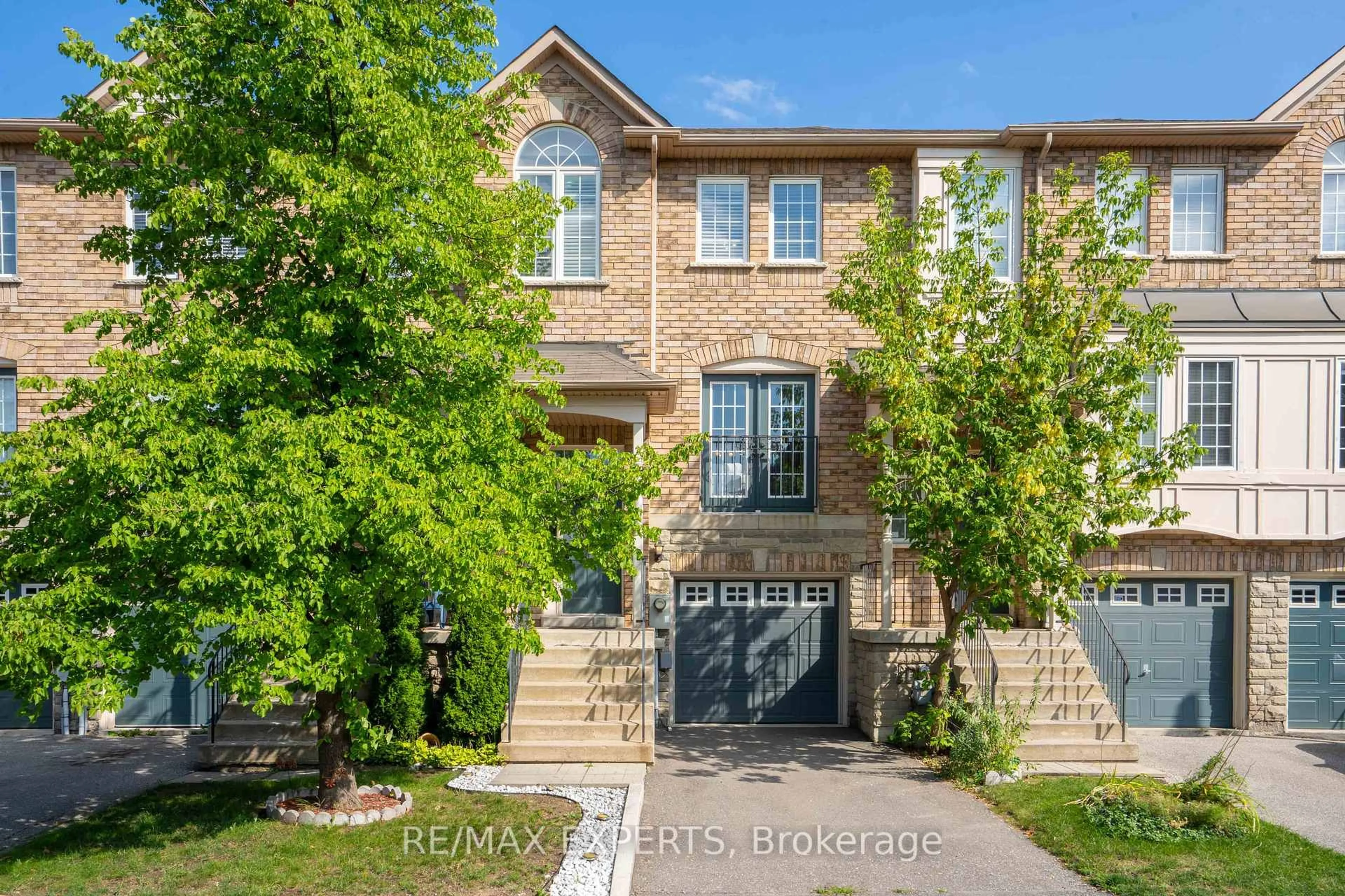 Home with brick exterior material, street for 19 Foxchase Ave #32, Vaughan Ontario L4L 9M9