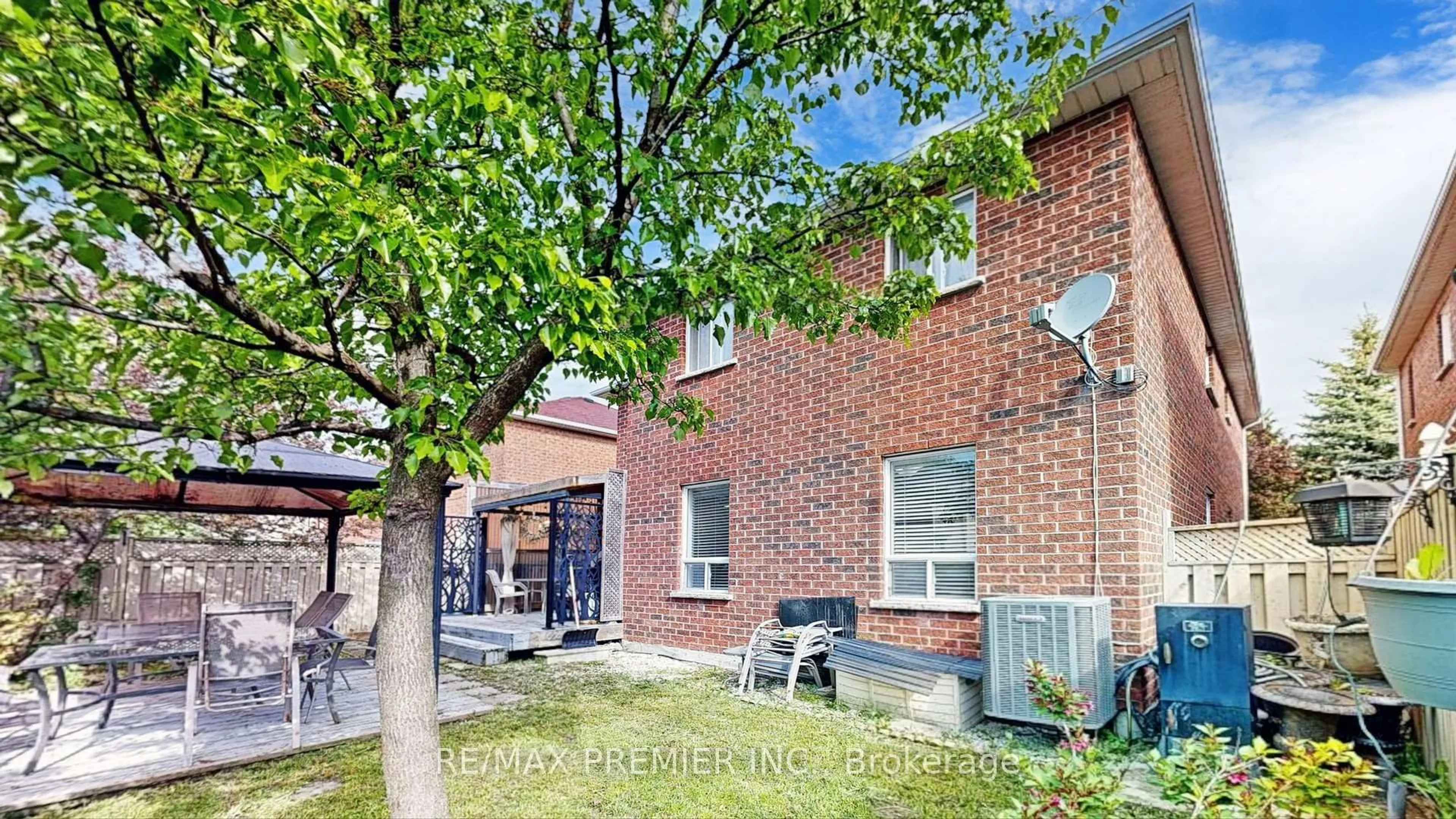 Unknown for 215 Drummond Dr, Vaughan Ontario L6A 3C1