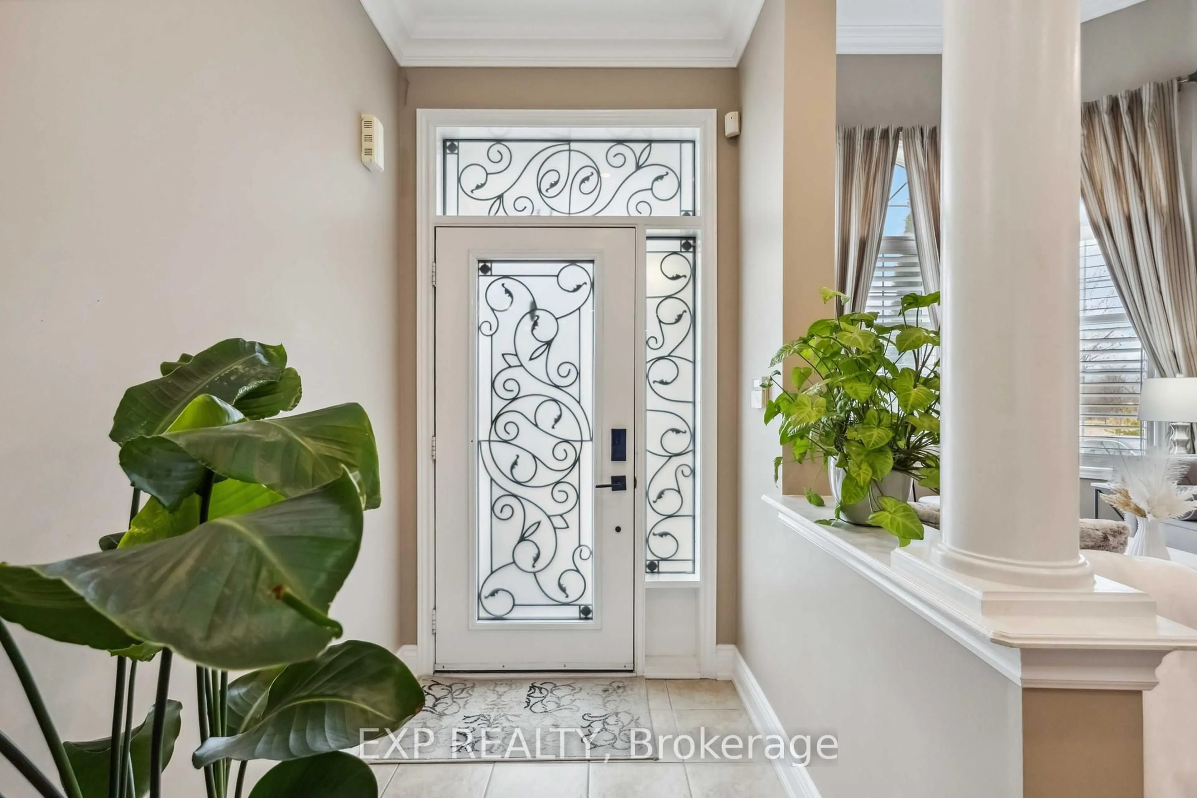 Indoor entryway for 32 Albert Roffey Cres, Markham Ontario L6B 0H1