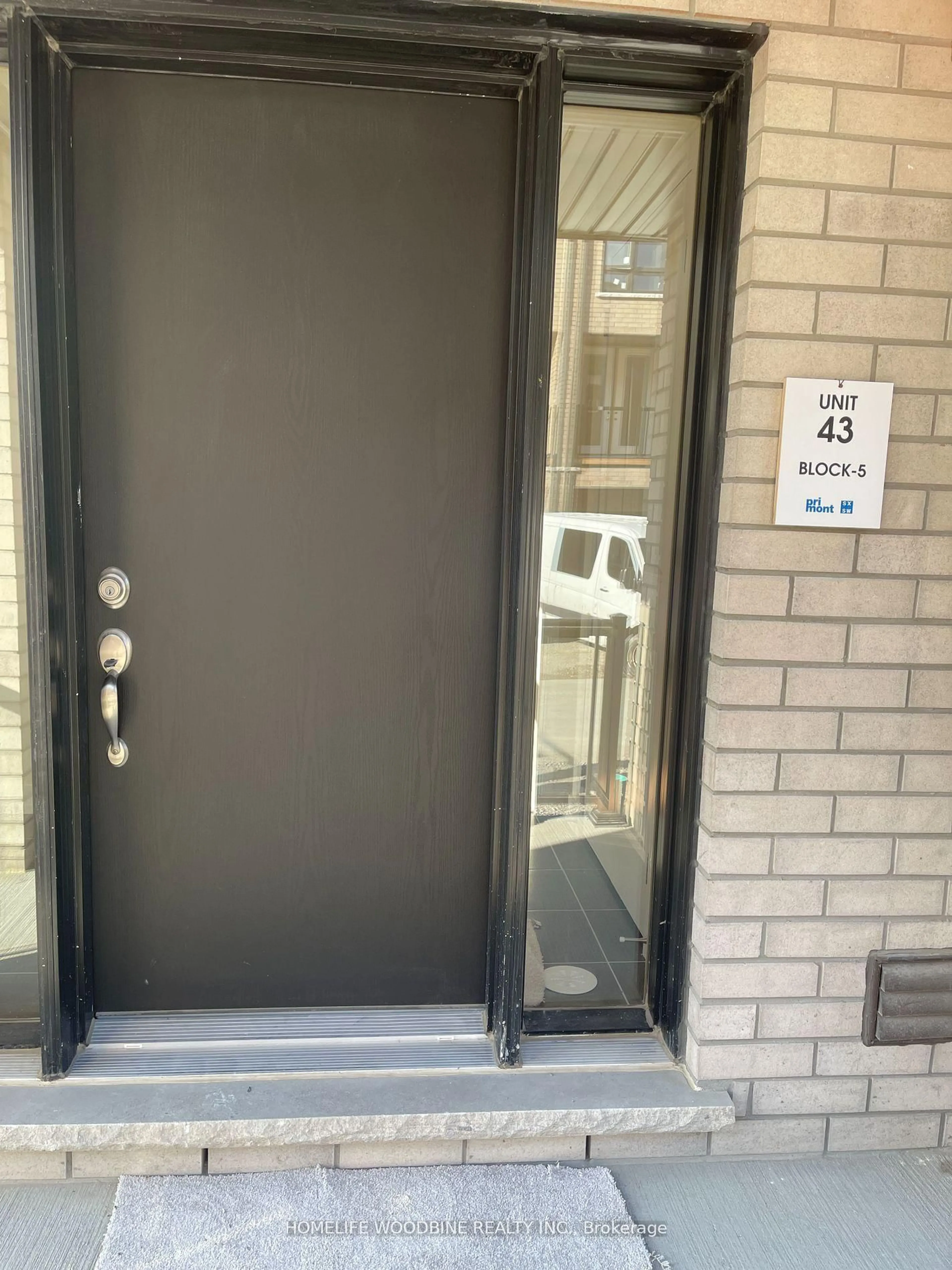 Indoor entryway for 30 Chiffon St #43, Vaughan Ontario L4L 1V8