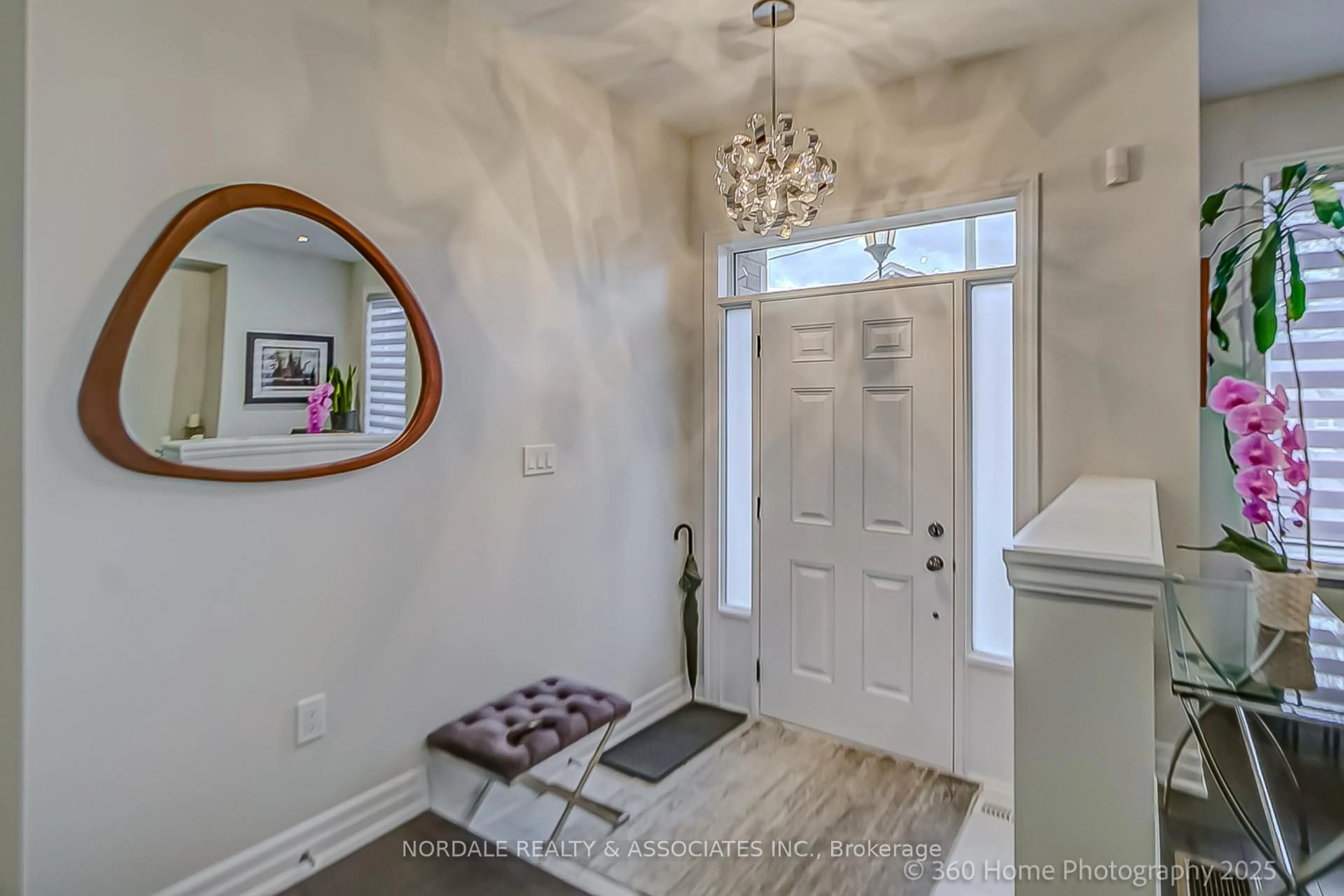 Indoor entryway for 2 Church St #7, Vaughan Ontario L6A 5A8