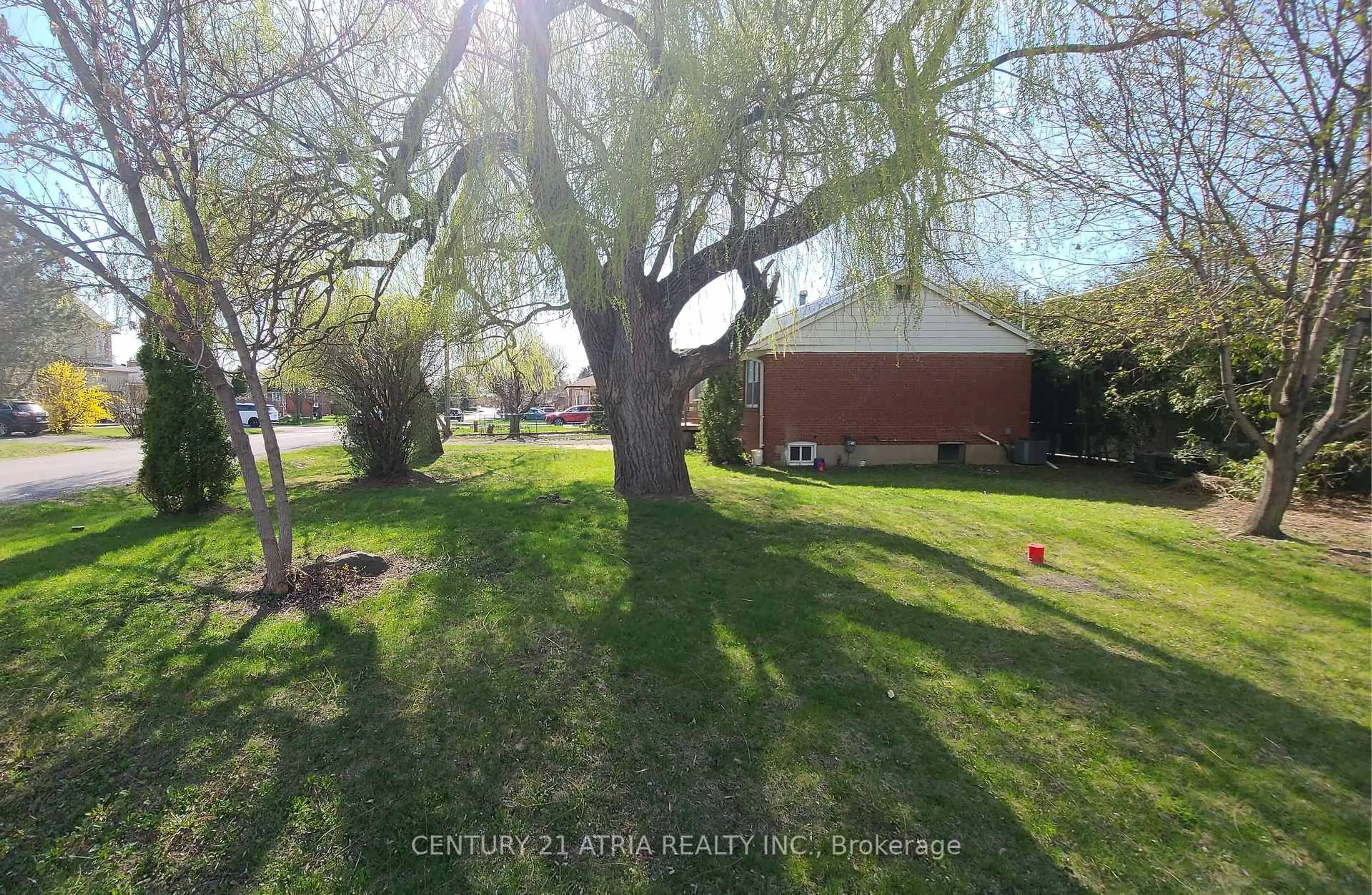 A pic from outside/outdoor area/front of a property/back of a property/a pic from drone, unknown for 1 Rockport Cres, Richmond Hill Ontario L4C 2L5