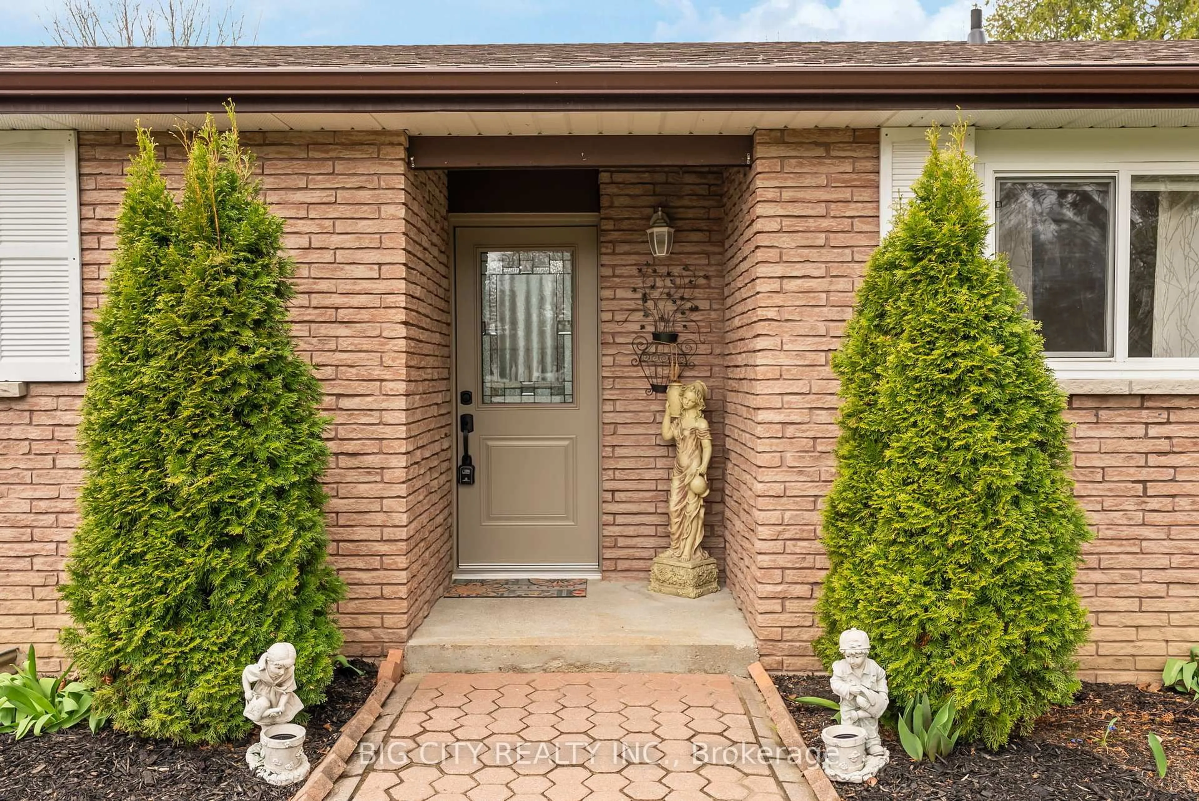 Unknown for 44 Garrett Dr, Georgina Ontario L0E 1R0