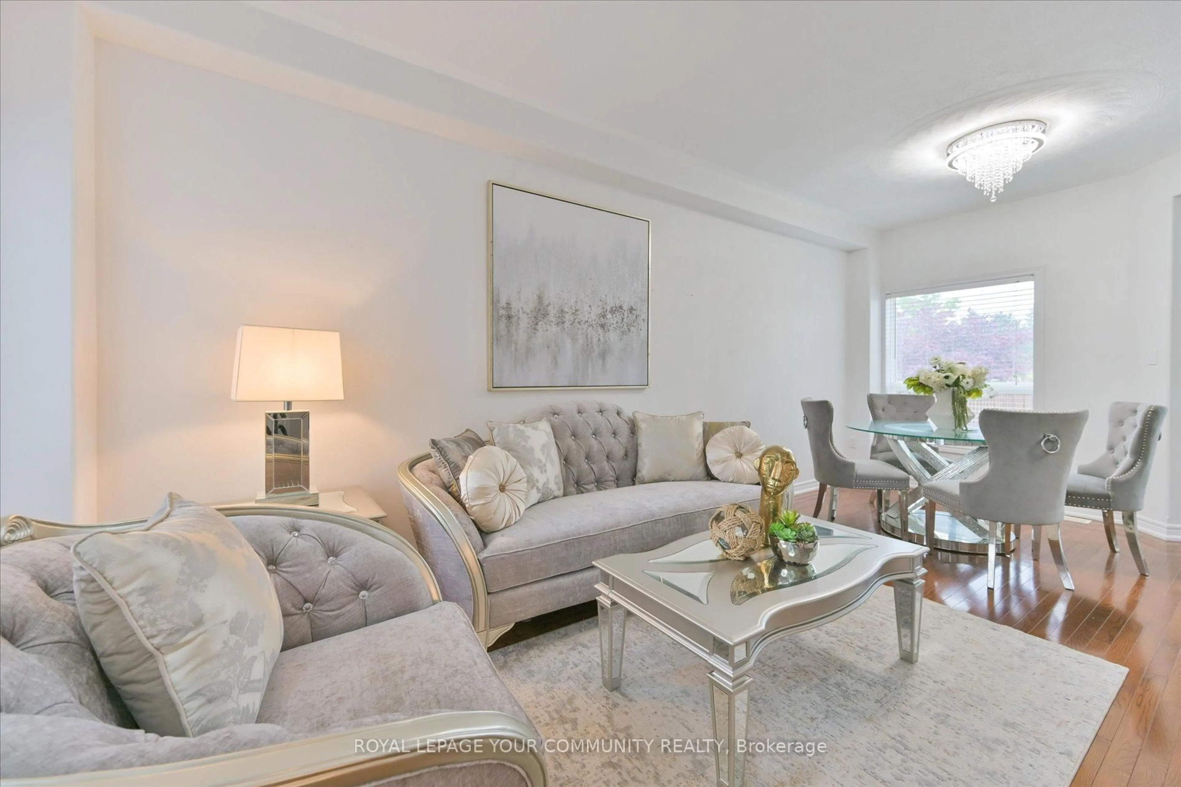 Living room with furniture, unknown for 8 Highland Terr, Bradford West Gwillimbury Ontario L3Z 3E8