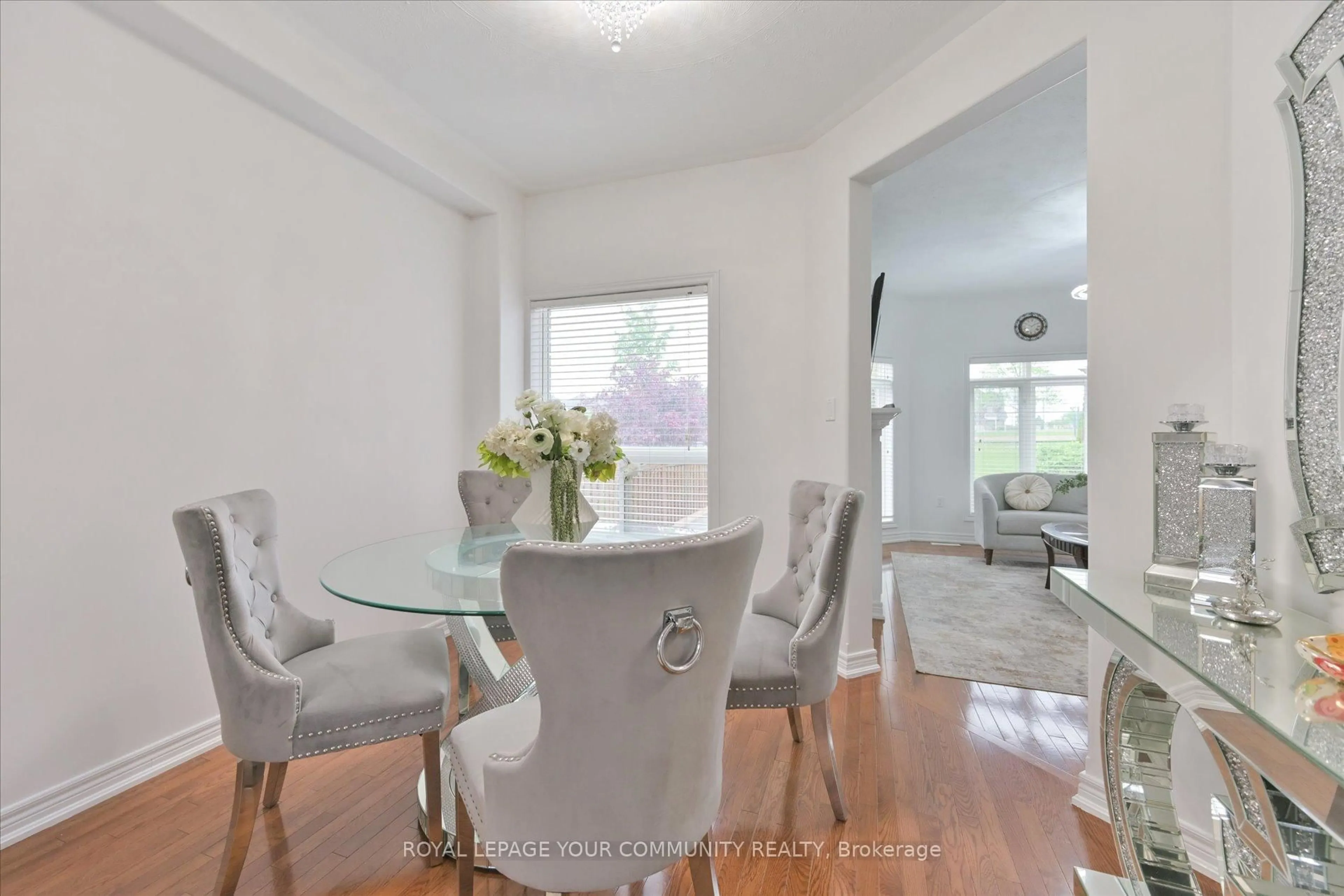 Dining room, unknown for 8 Highland Terr, Bradford West Gwillimbury Ontario L3Z 3E8