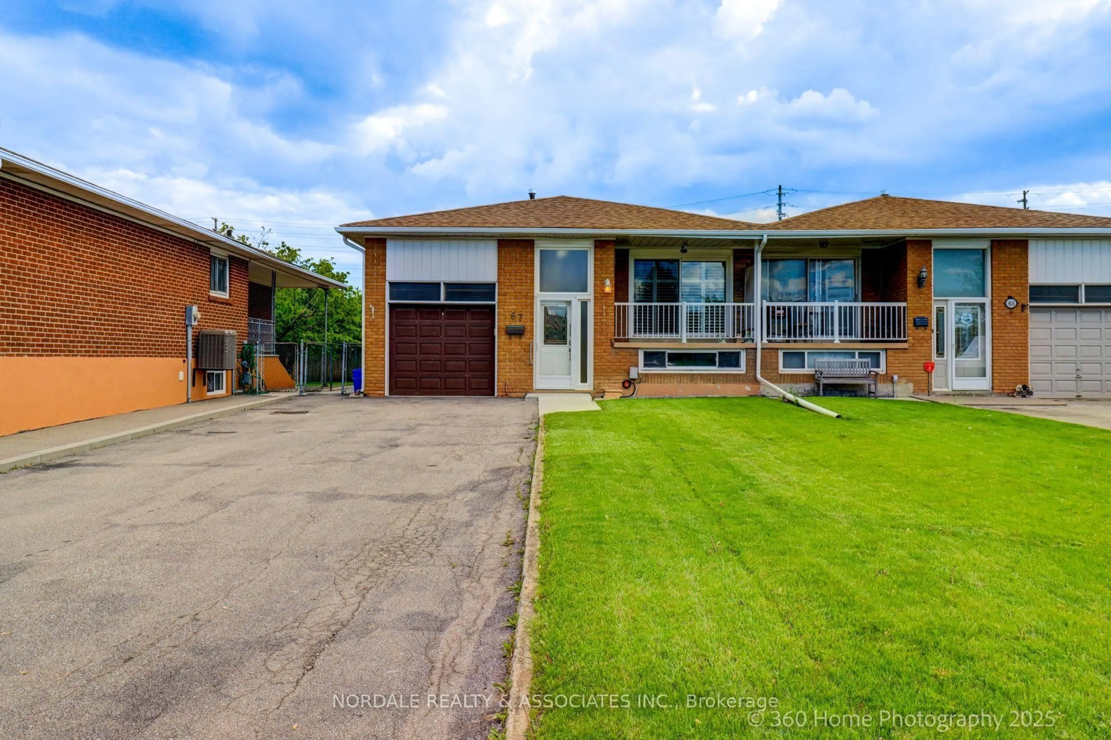 A pic from outside/outdoor area/front of a property/back of a property/a pic from drone, street for 67 Button Rd, Vaughan Ontario L4L 1J9