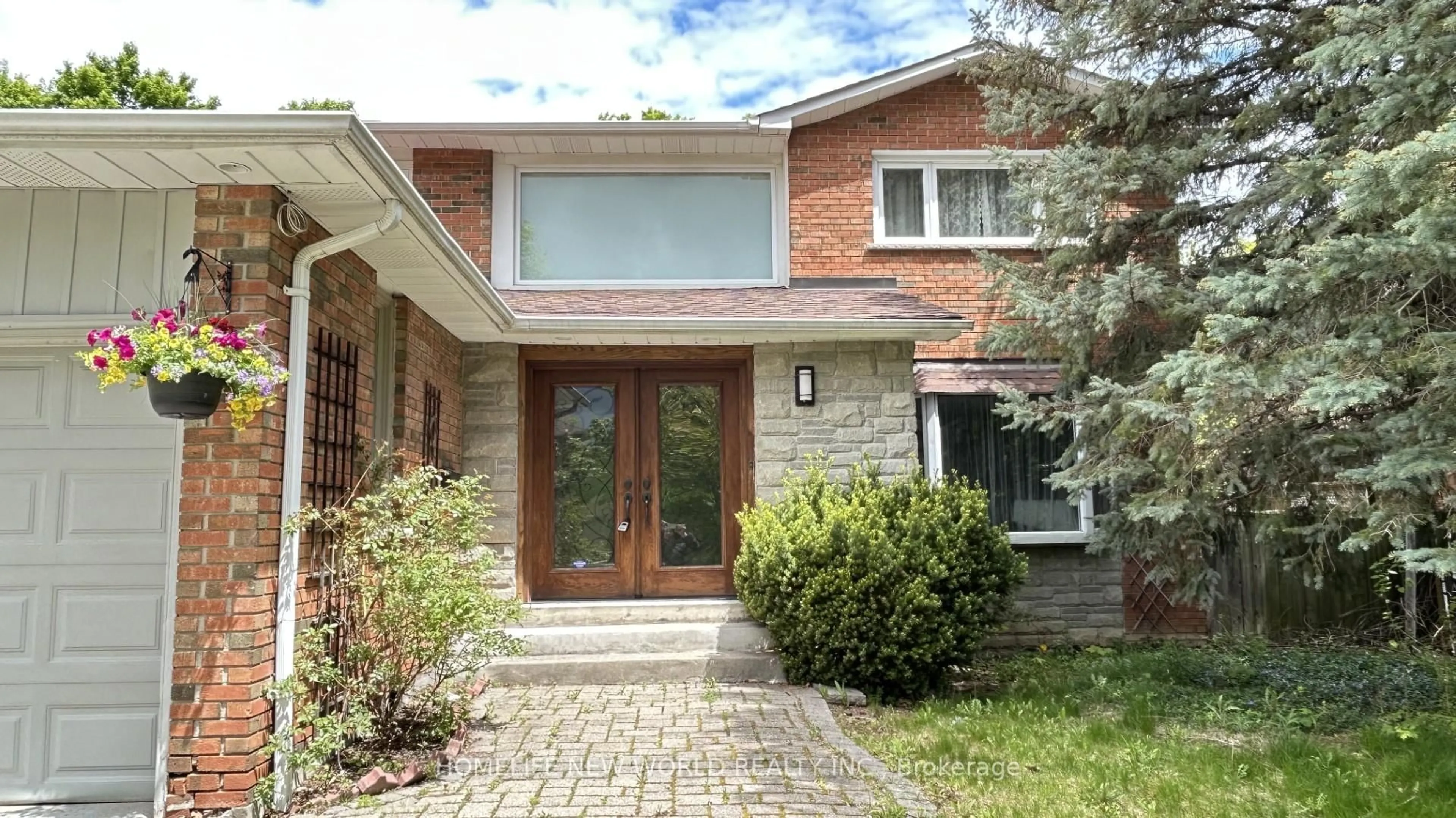Home with brick exterior material, street for 43 Lunau Lane, Markham Ontario L3T 5N1