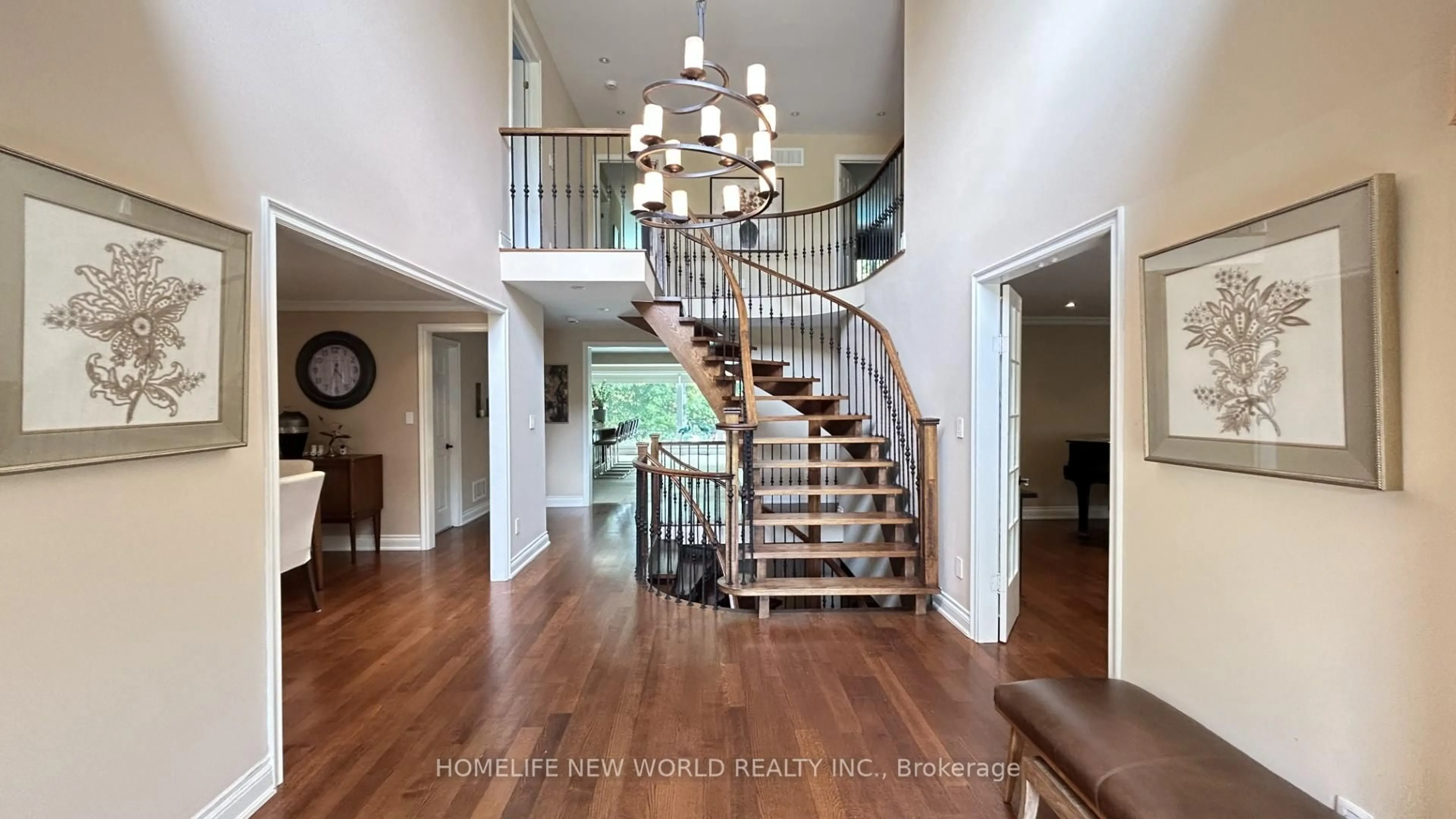 Indoor foyer for 43 Lunau Lane, Markham Ontario L3T 5N1