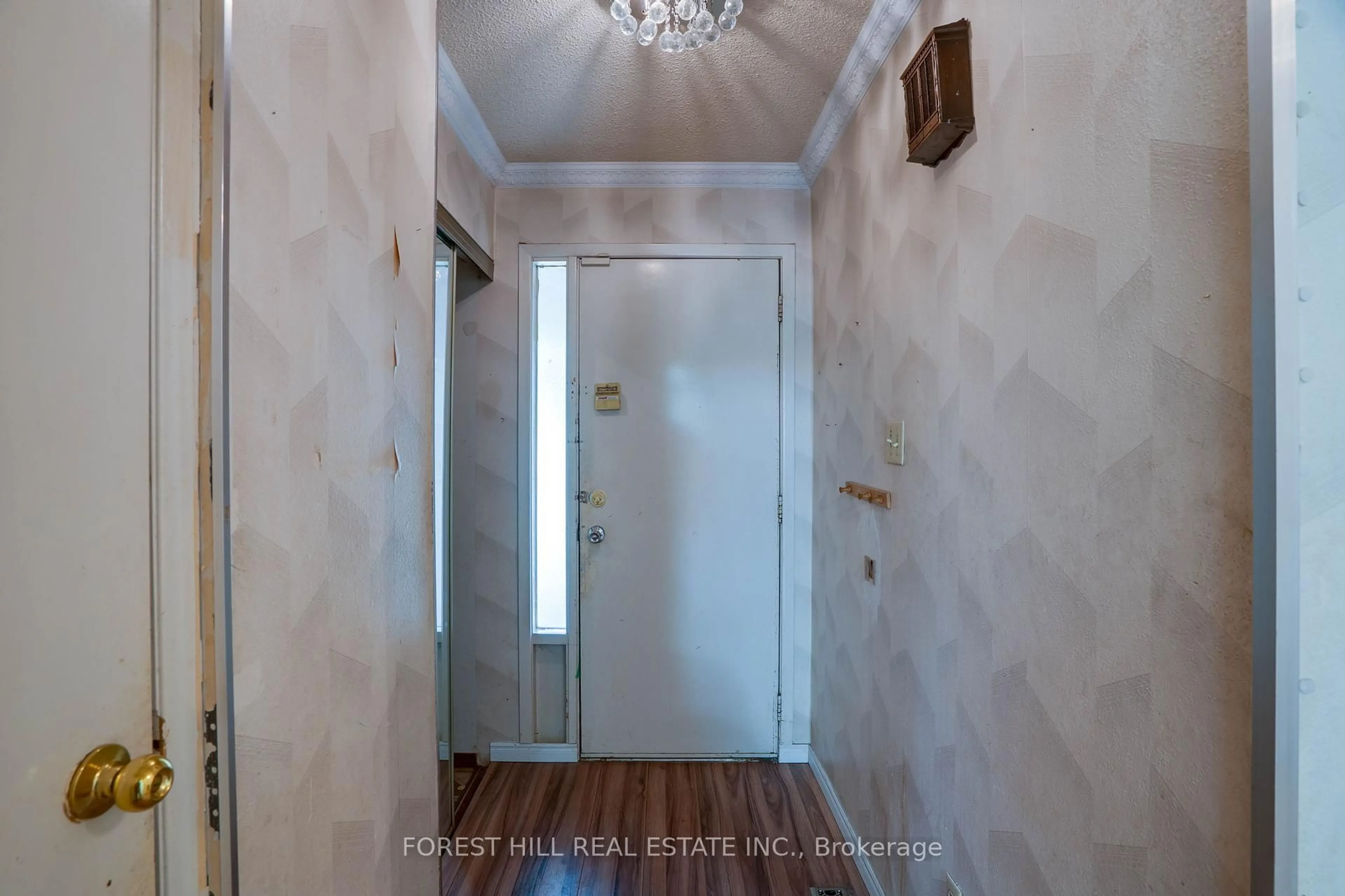 Indoor foyer for 82 Hord Cres, Vaughan Ontario L4J 3A7