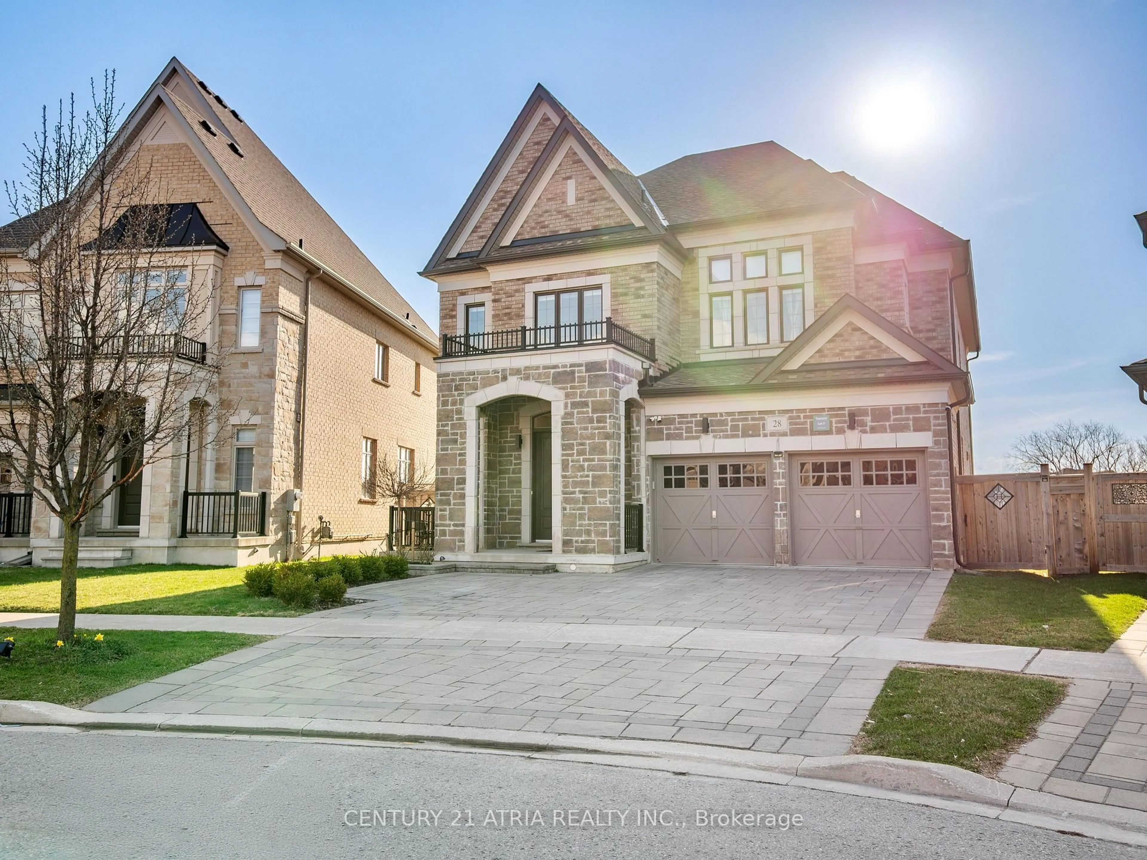 Home with brick exterior material, street for 28 Hamster Cres, Aurora Ontario L4G 3G7