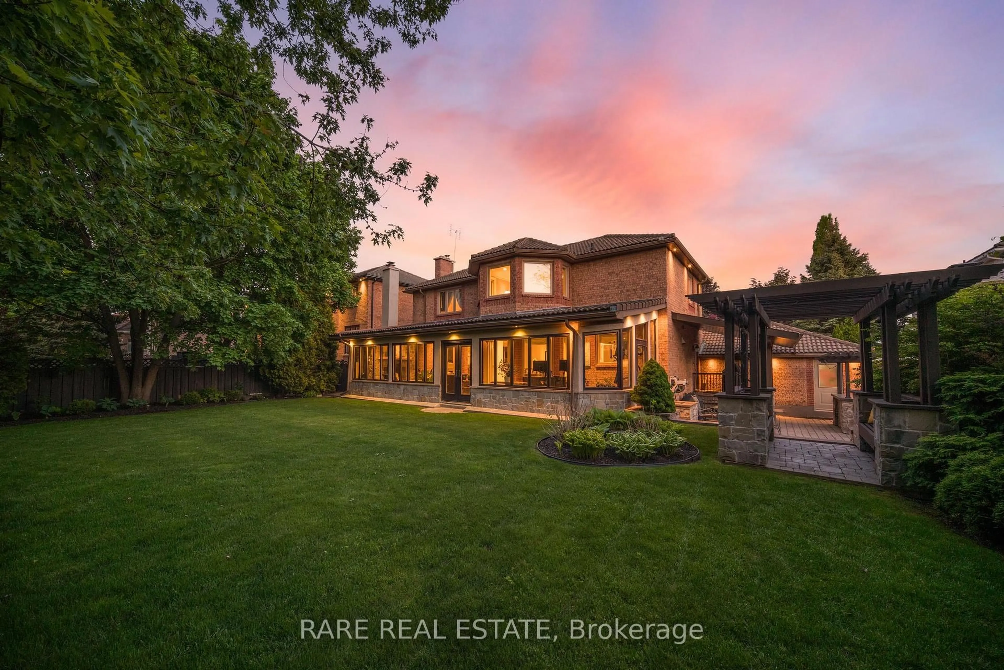 A pic from outside/outdoor area/front of a property/back of a property/a pic from drone, water/lake/river/ocean view for 30 Delia Pl, Vaughan Ontario L4L 8P6