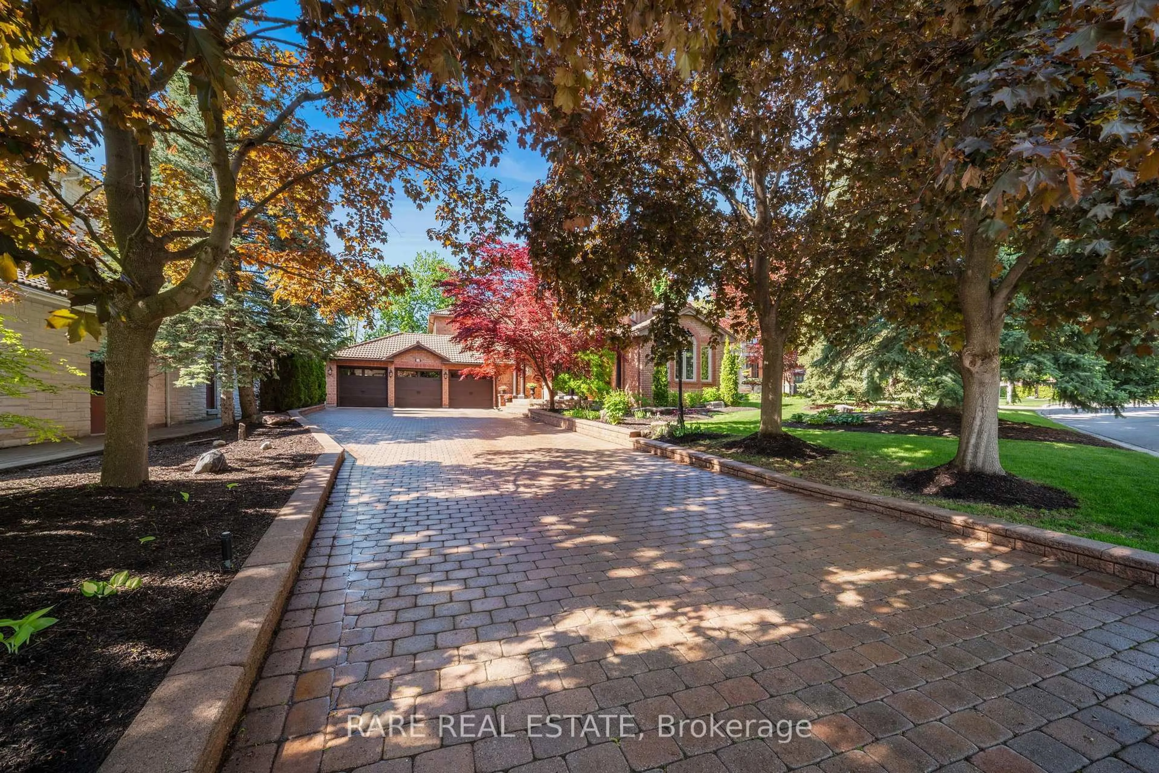 A pic from outside/outdoor area/front of a property/back of a property/a pic from drone, street for 30 Delia Pl, Vaughan Ontario L4L 8P6