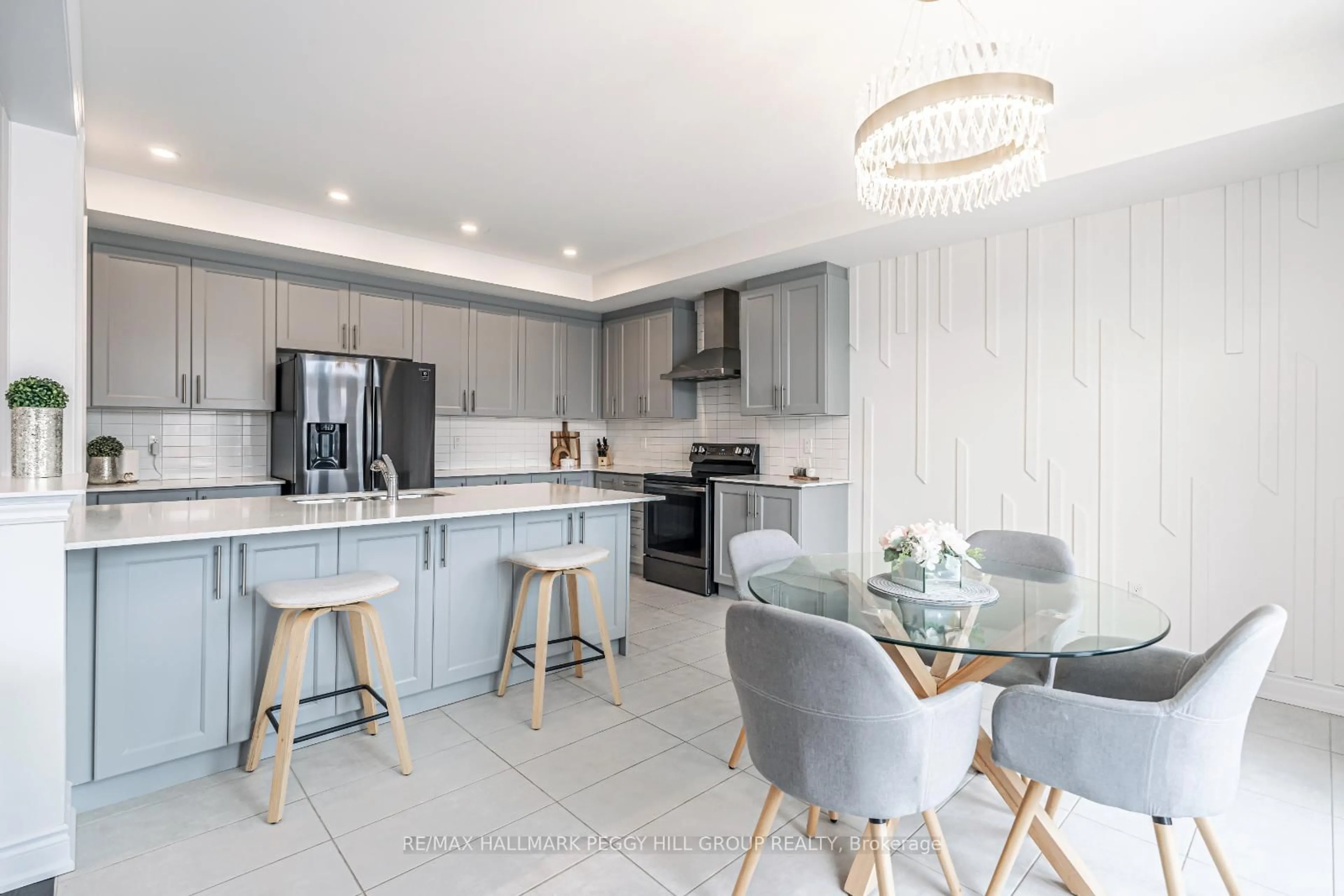 Open concept kitchen, unknown for 1408 Blackmore St, Innisfil Ontario L9S 0P2