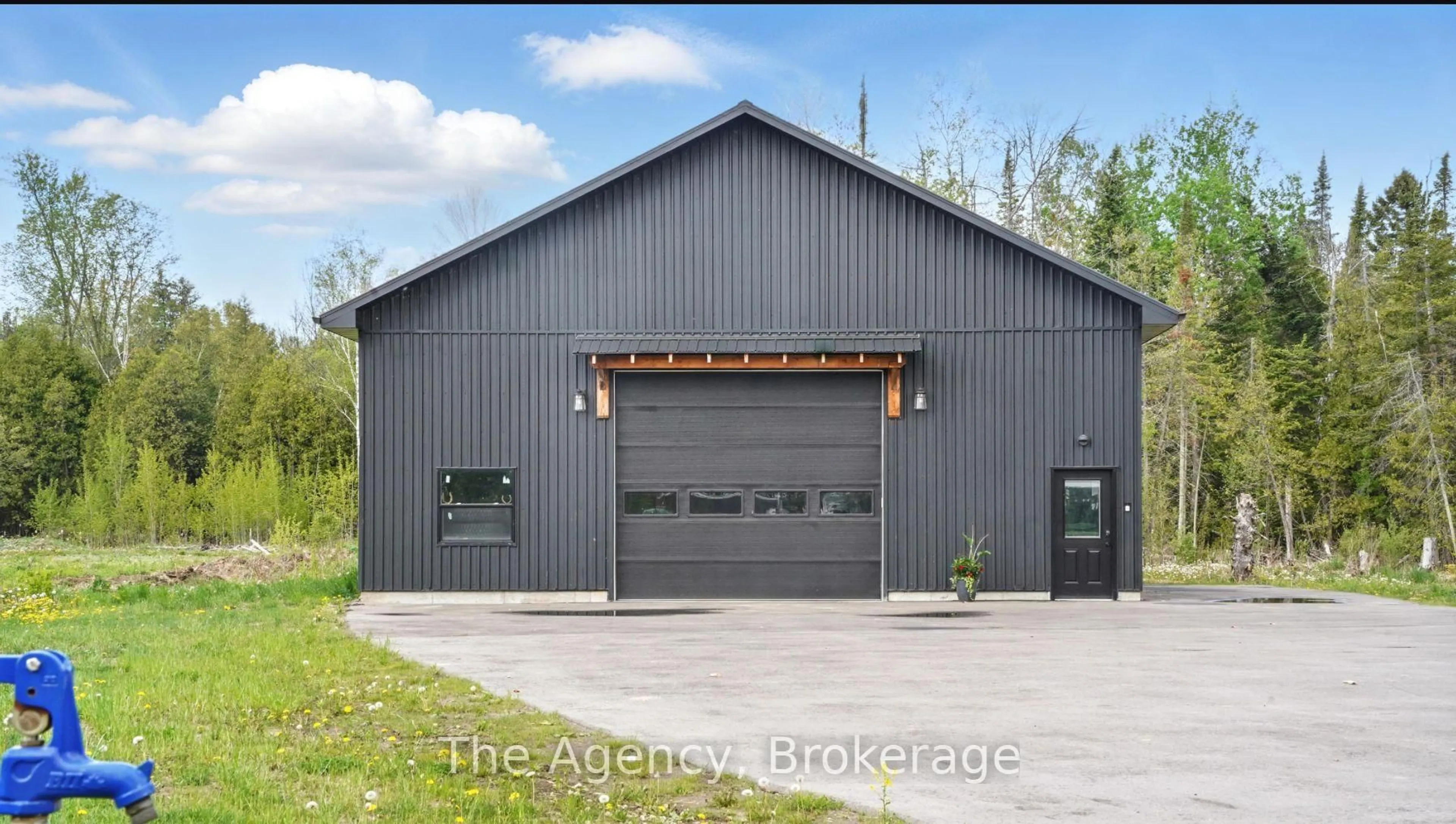 Indoor garage for 6598 County 10 Rd, Essa Ontario L9R 1V2