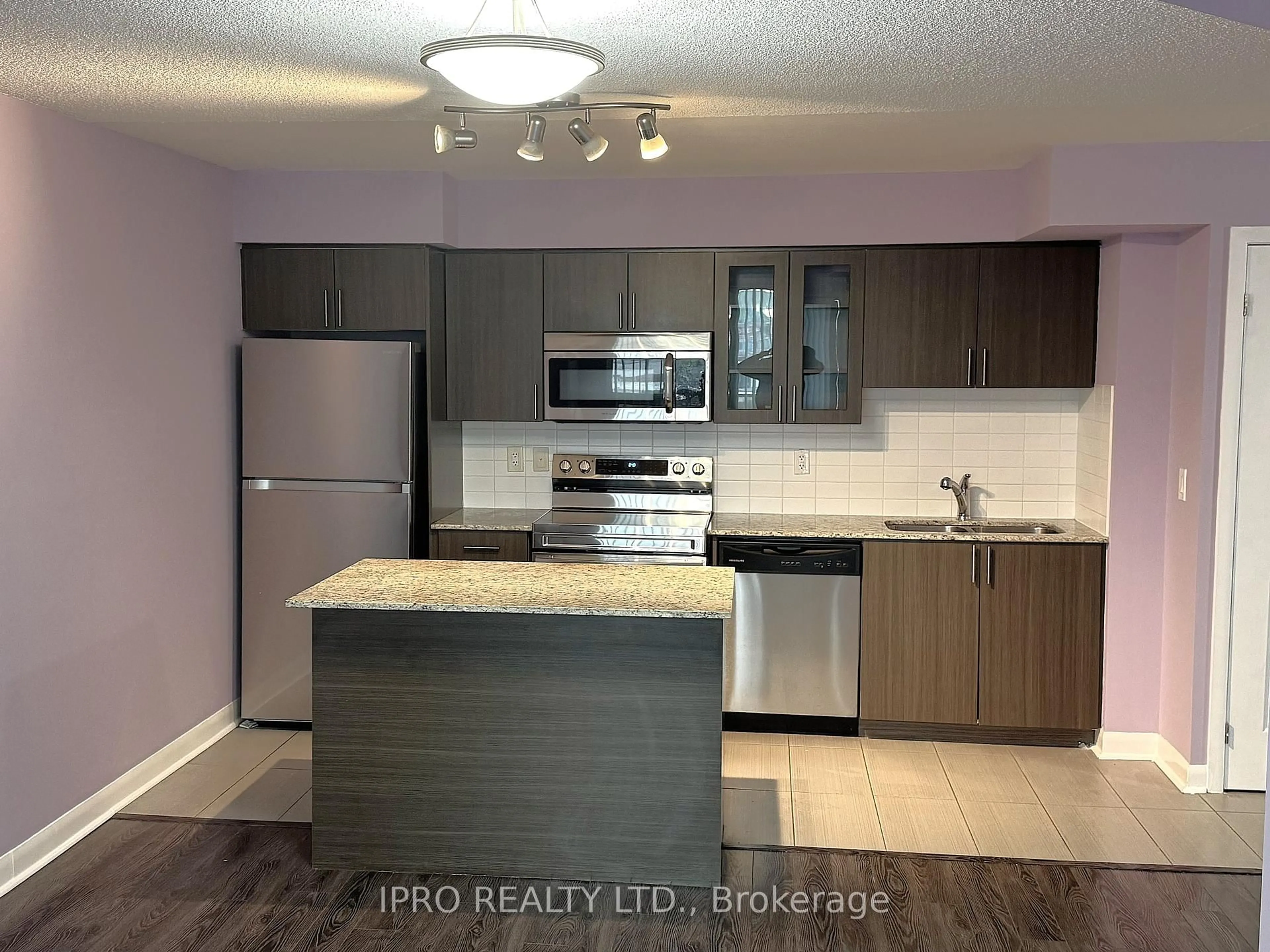Standard kitchen, unknown for 75 Norman Bethune Ave #803, Richmond Hill Ontario L4B 0B6