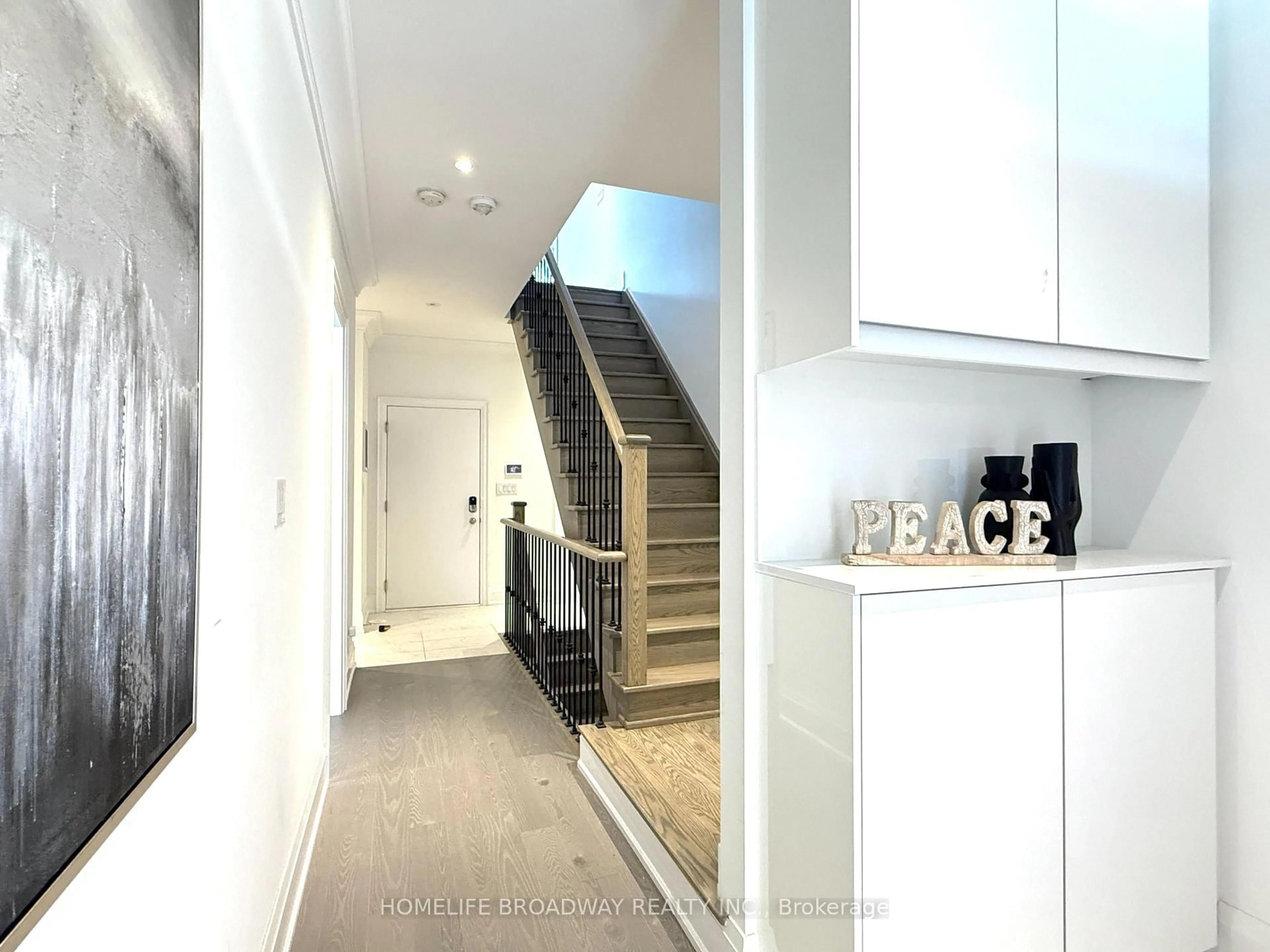 Indoor entryway for 29 Gandhi Lane, Markham Ontario L3T 0G4