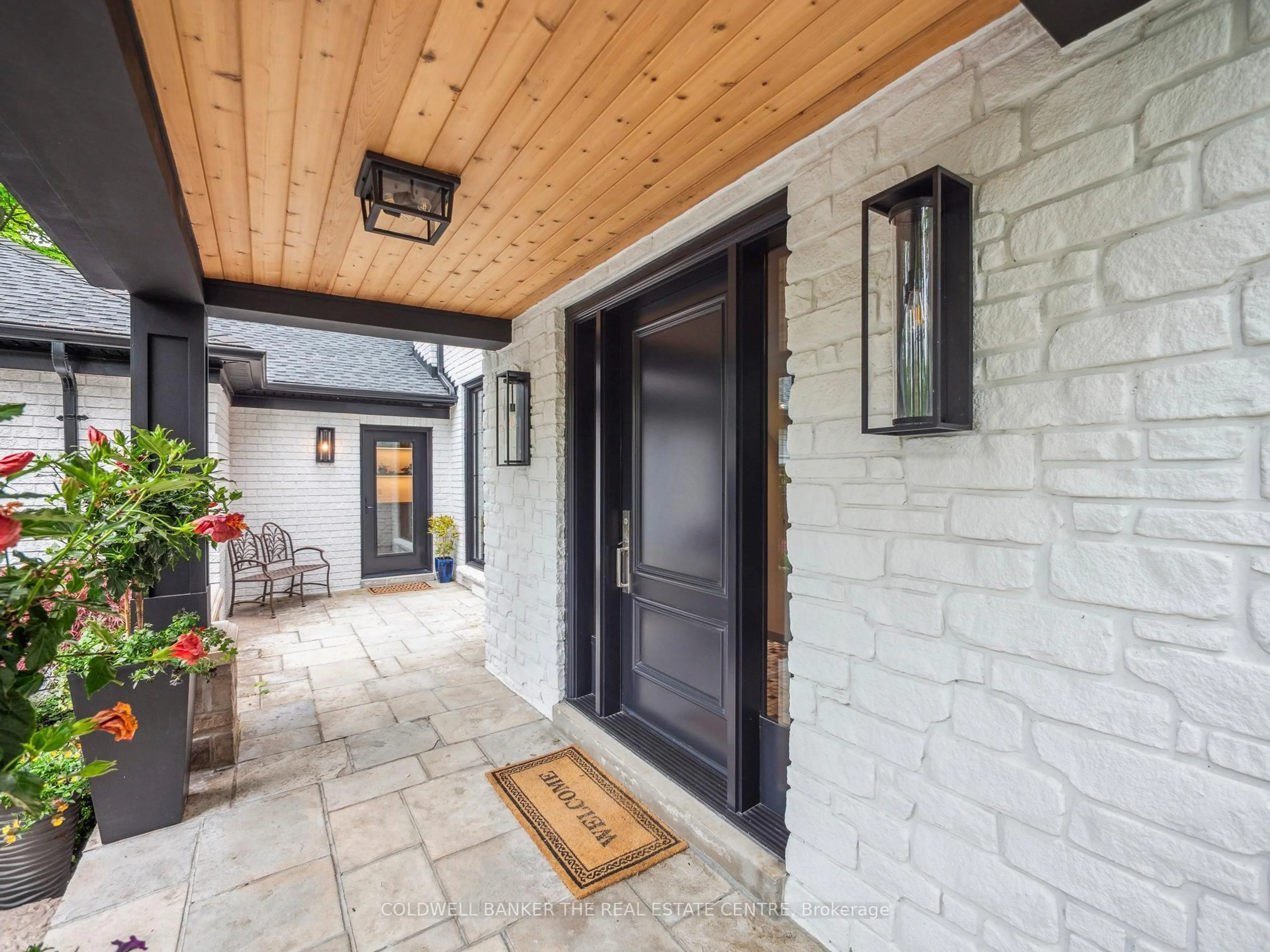 Home with brick exterior material, street for 8 Lenarthur Crt, Aurora Ontario L4G 6M2