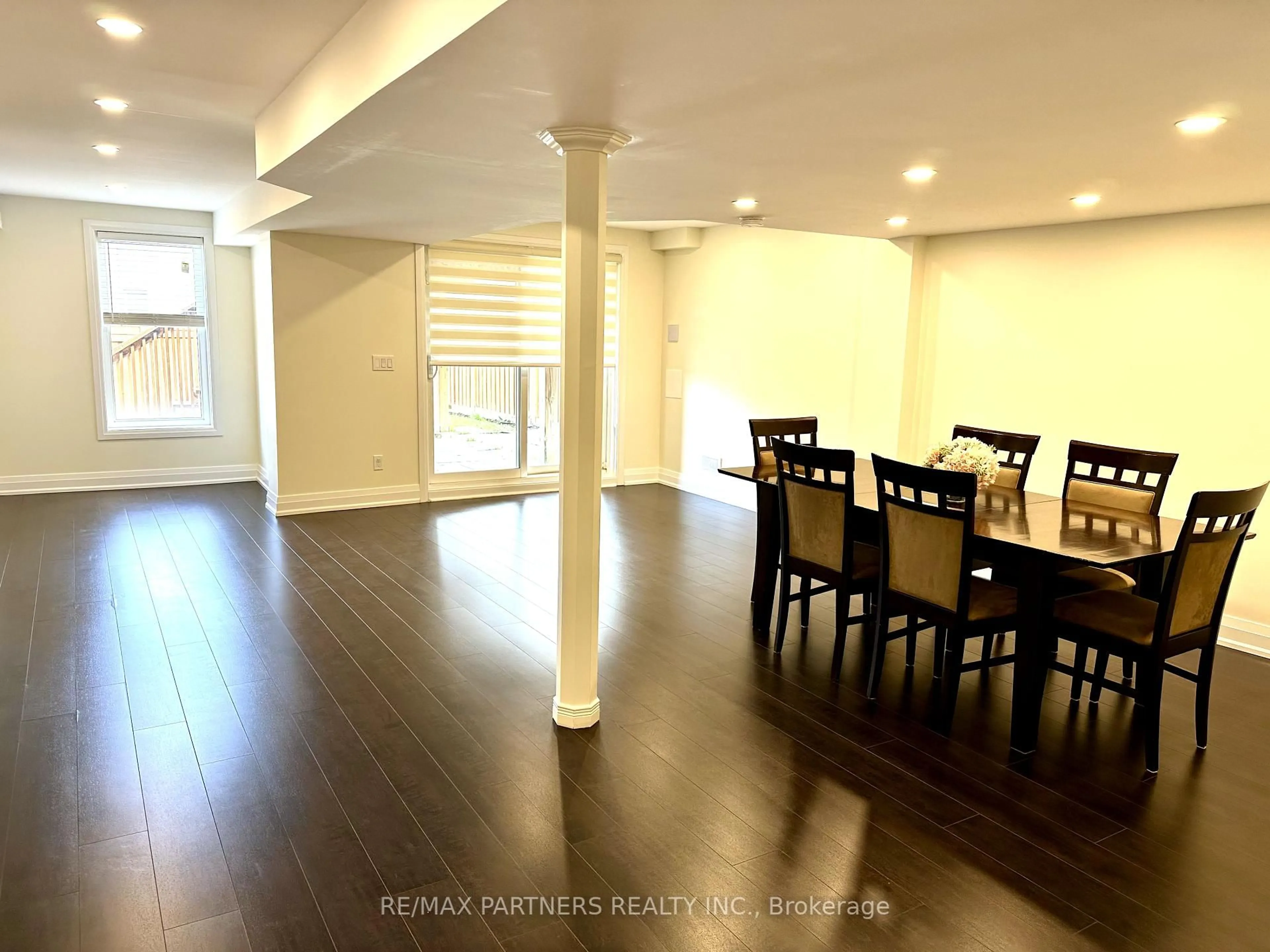 Unknown for 277 Mavrinac Blvd, Aurora Ontario L4G 0E7