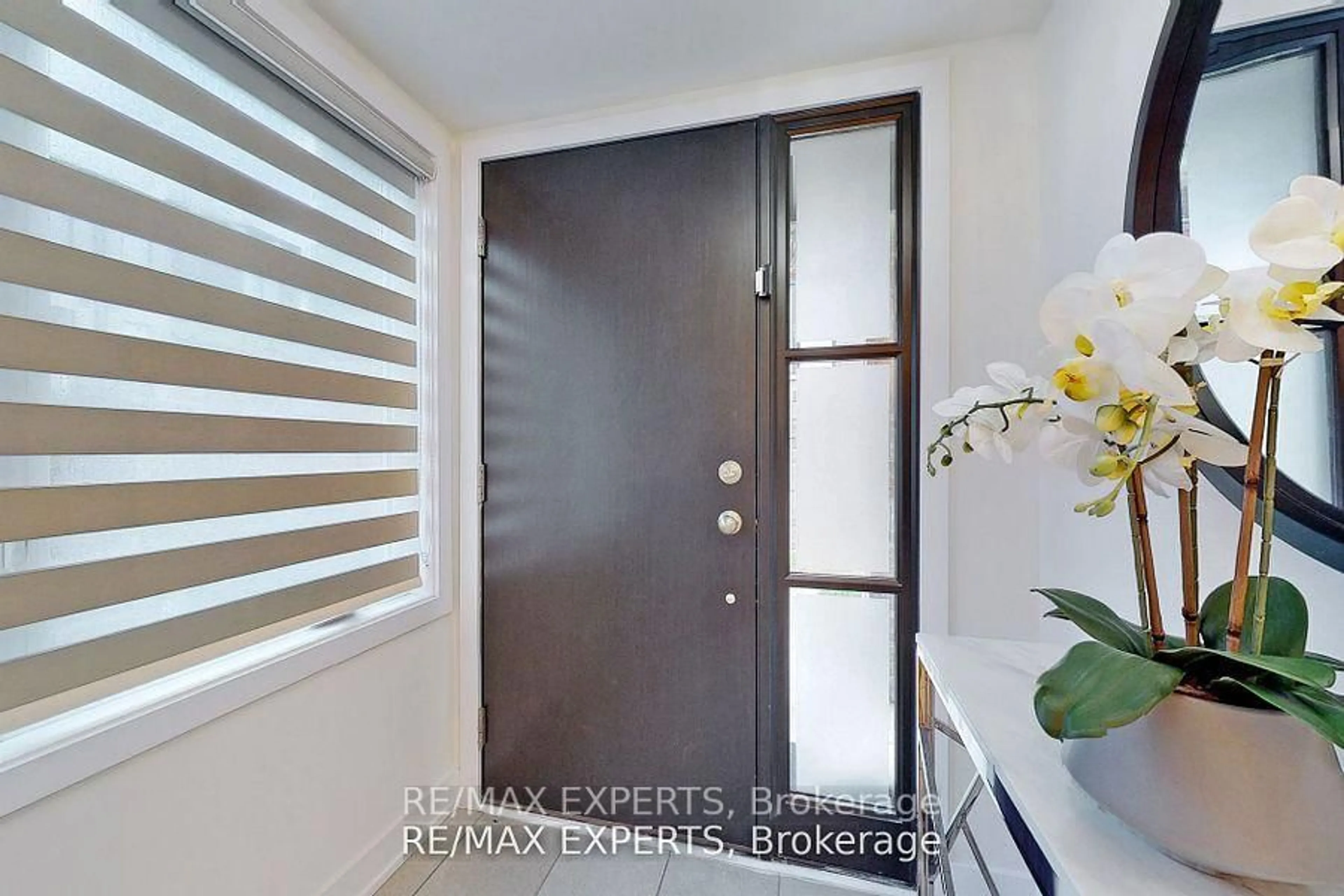 Indoor entryway for 54 Carpaccio Ave, Vaughan Ontario L4H 4R5