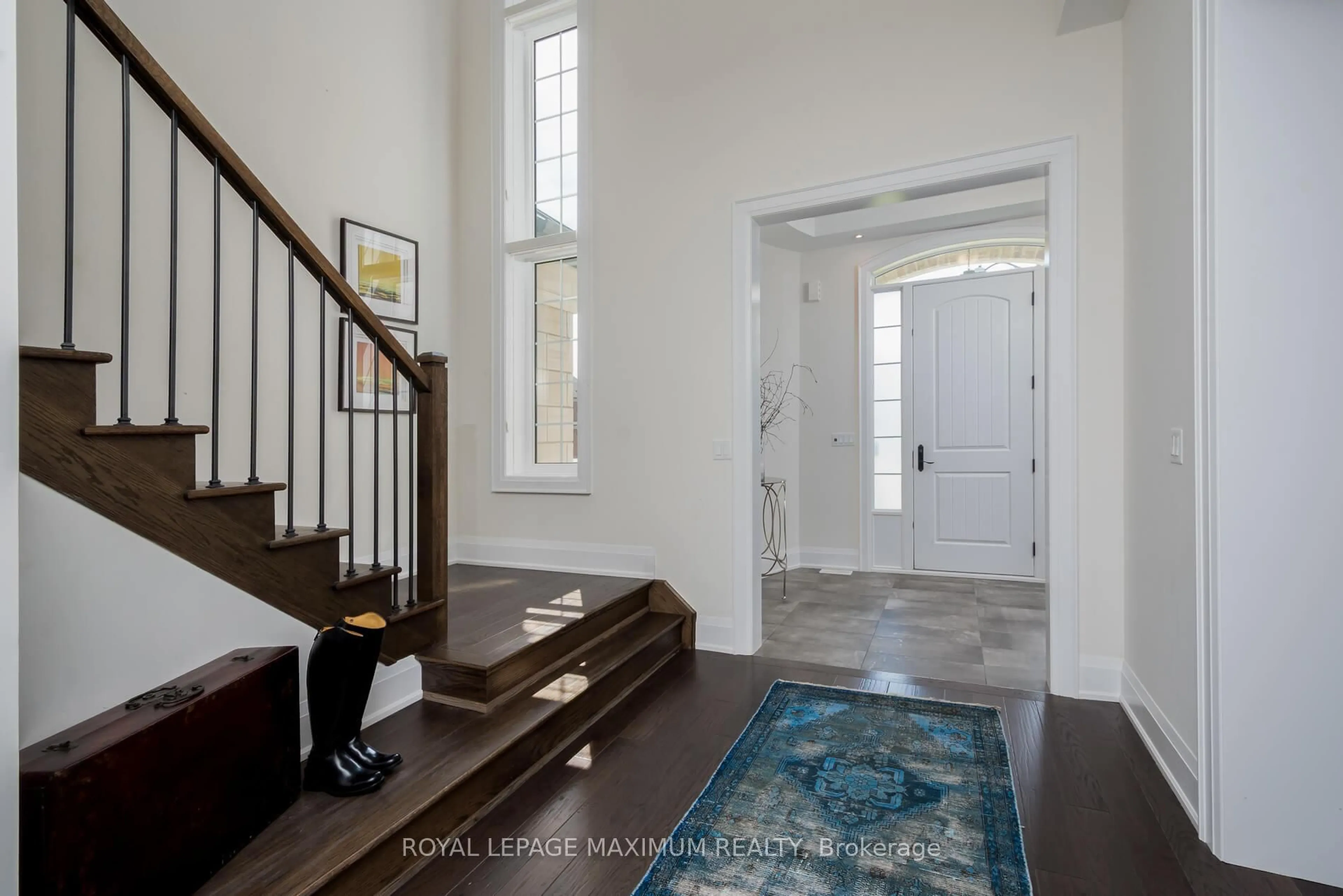 Indoor entryway for 49 Mary Natasha Crt, Vaughan Ontario L4H 4N6