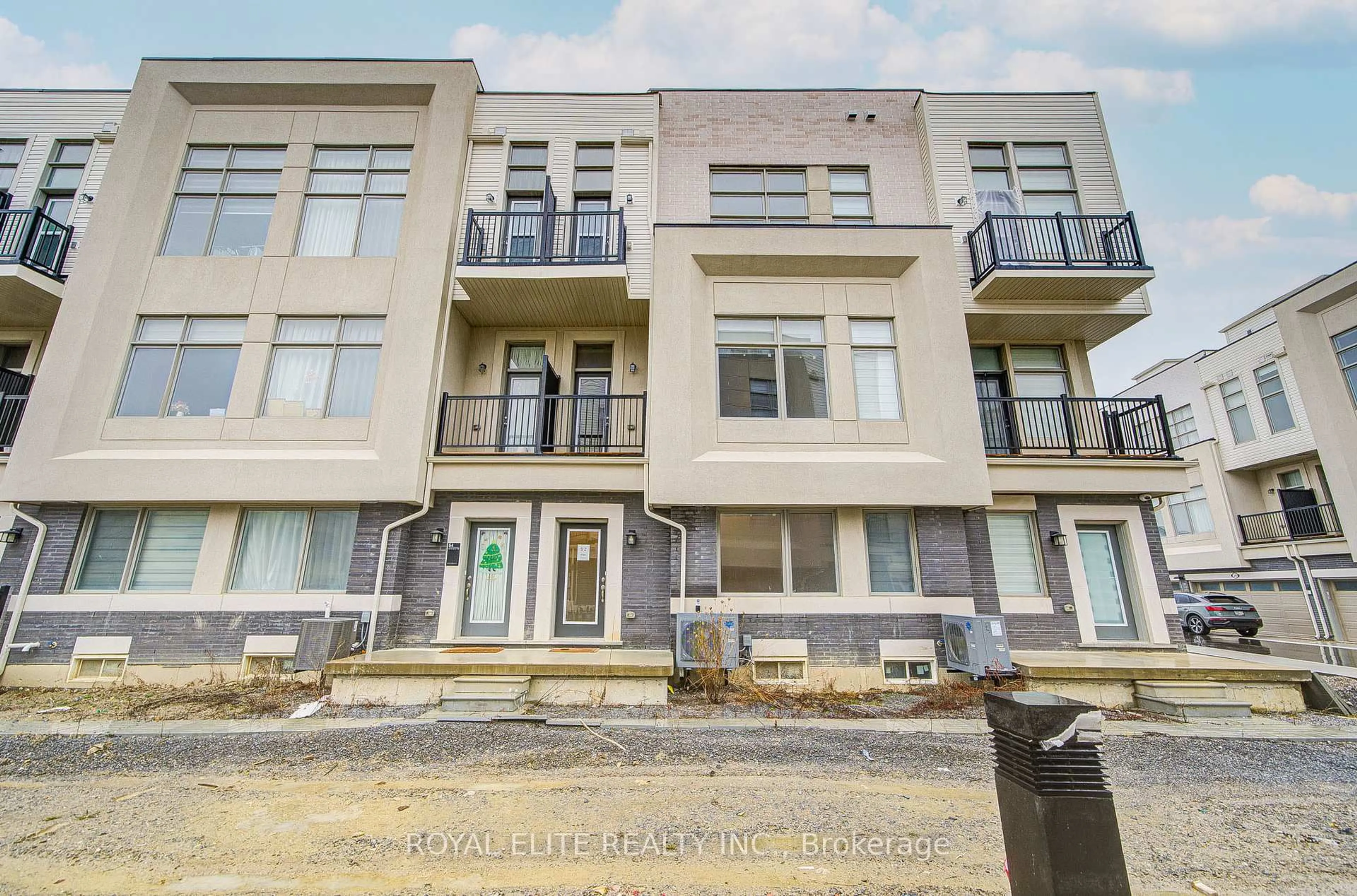 A pic from outside/outdoor area/front of a property/back of a property/a pic from drone, street for 52 ALAN FRANCIS Lane, Markham Ontario L6C 3B5
