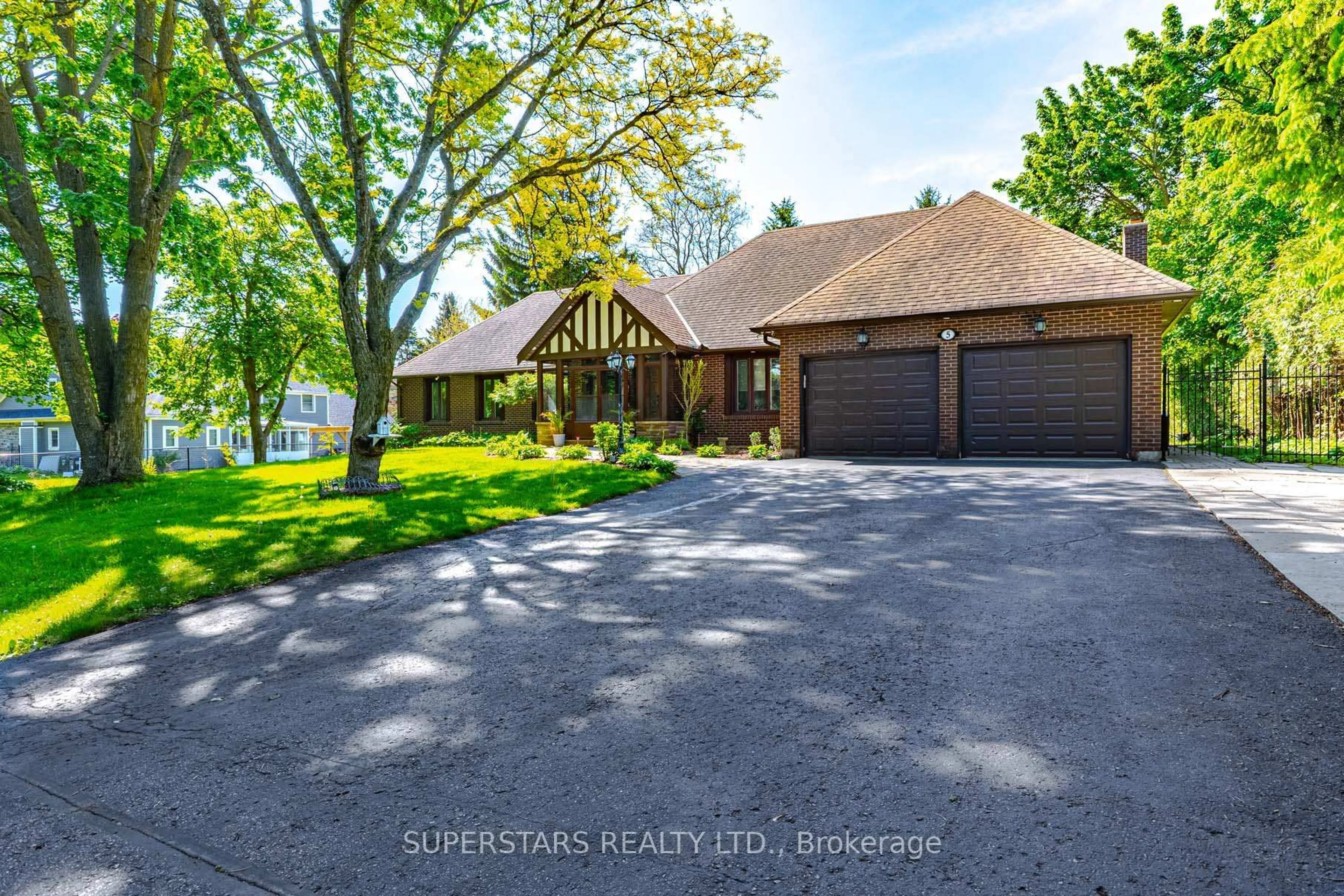 A pic from outside/outdoor area/front of a property/back of a property/a pic from drone, water/lake/river/ocean view for 5 Mortson St, Markham Ontario L6C 1A5