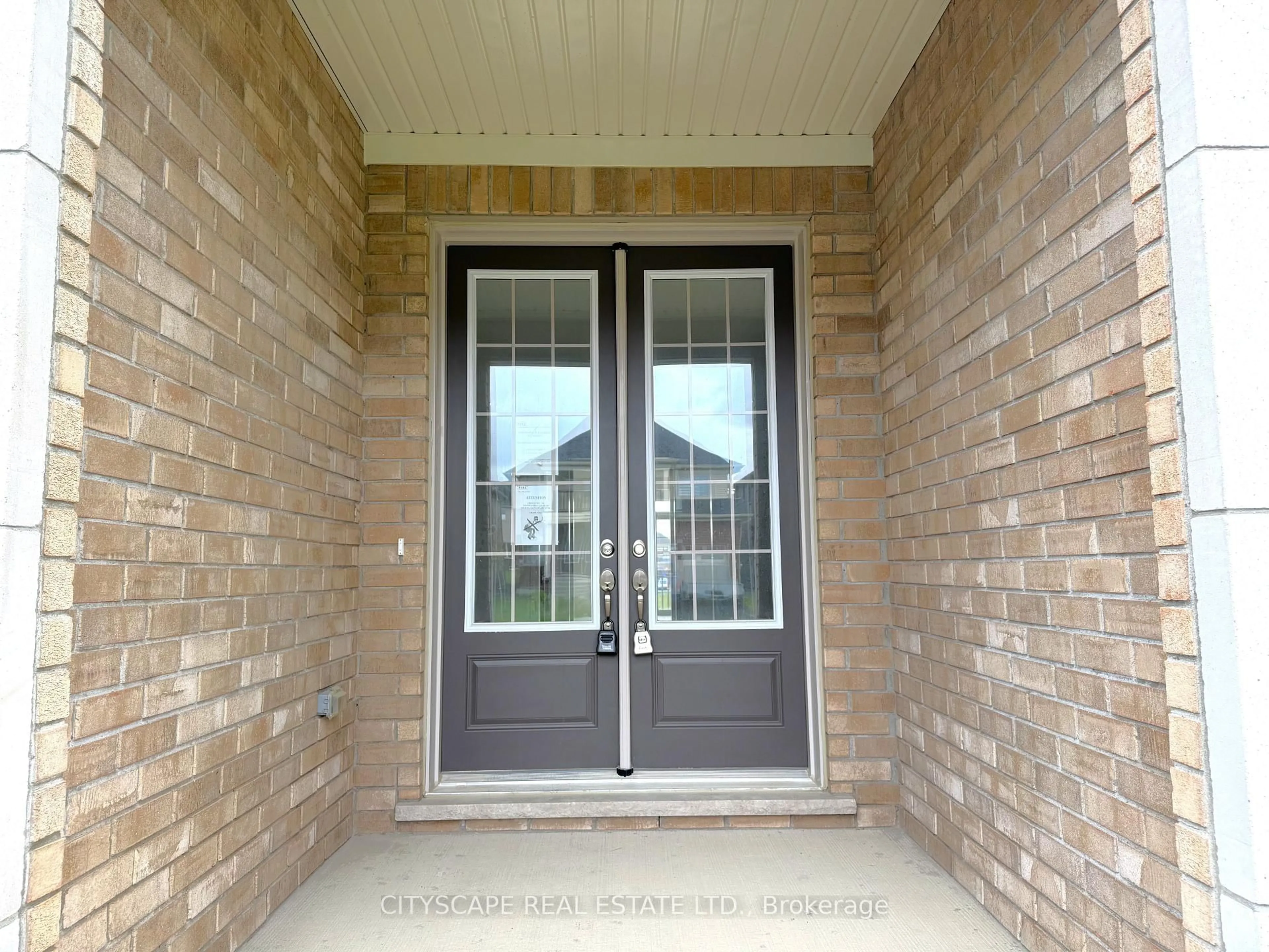 Indoor entryway for 121 Bluebird Blvd, Adjala-Tosorontio Ontario L0G 1W0
