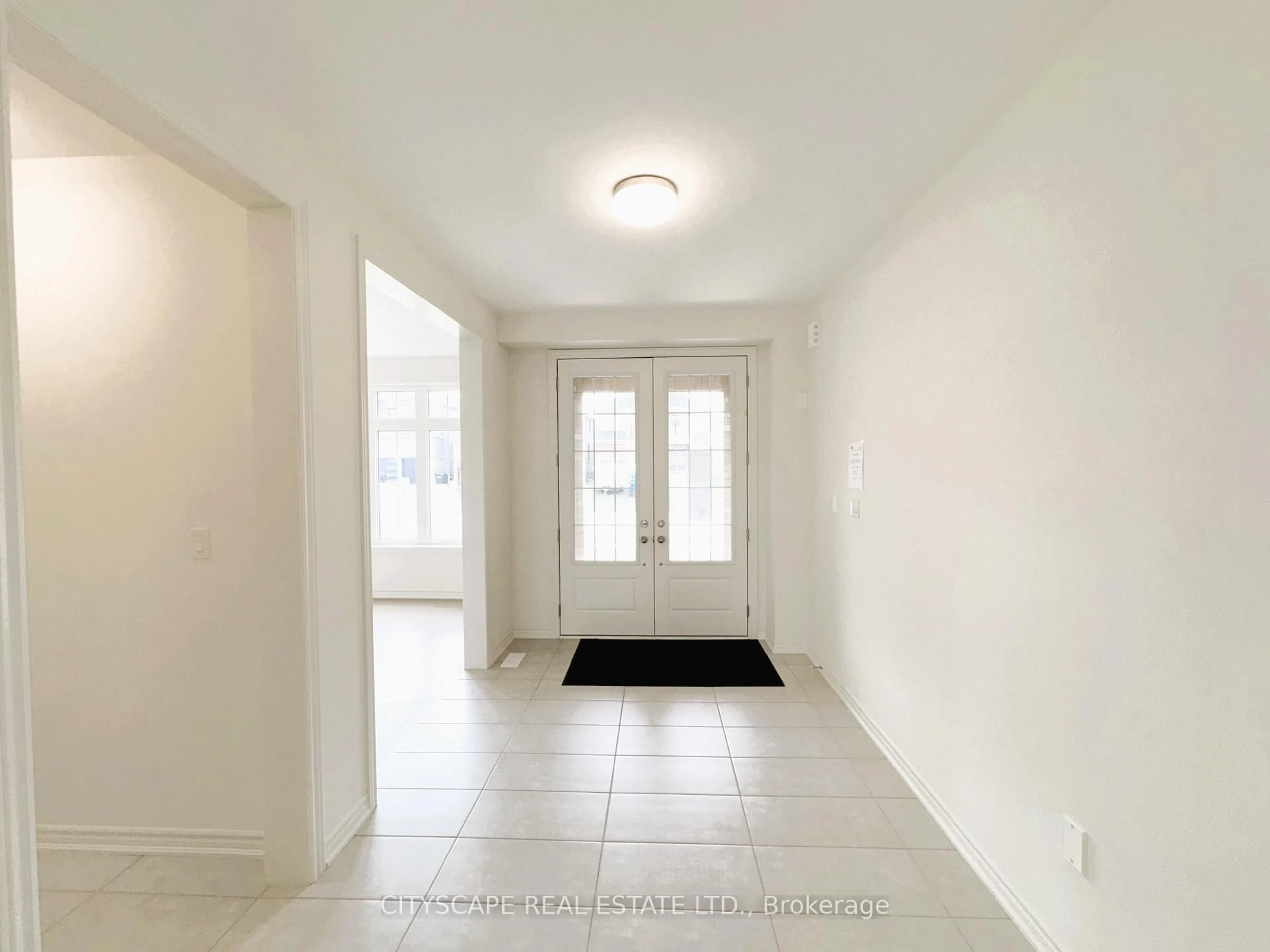 Indoor entryway for 121 Bluebird Blvd, Adjala-Tosorontio Ontario L0G 1W0