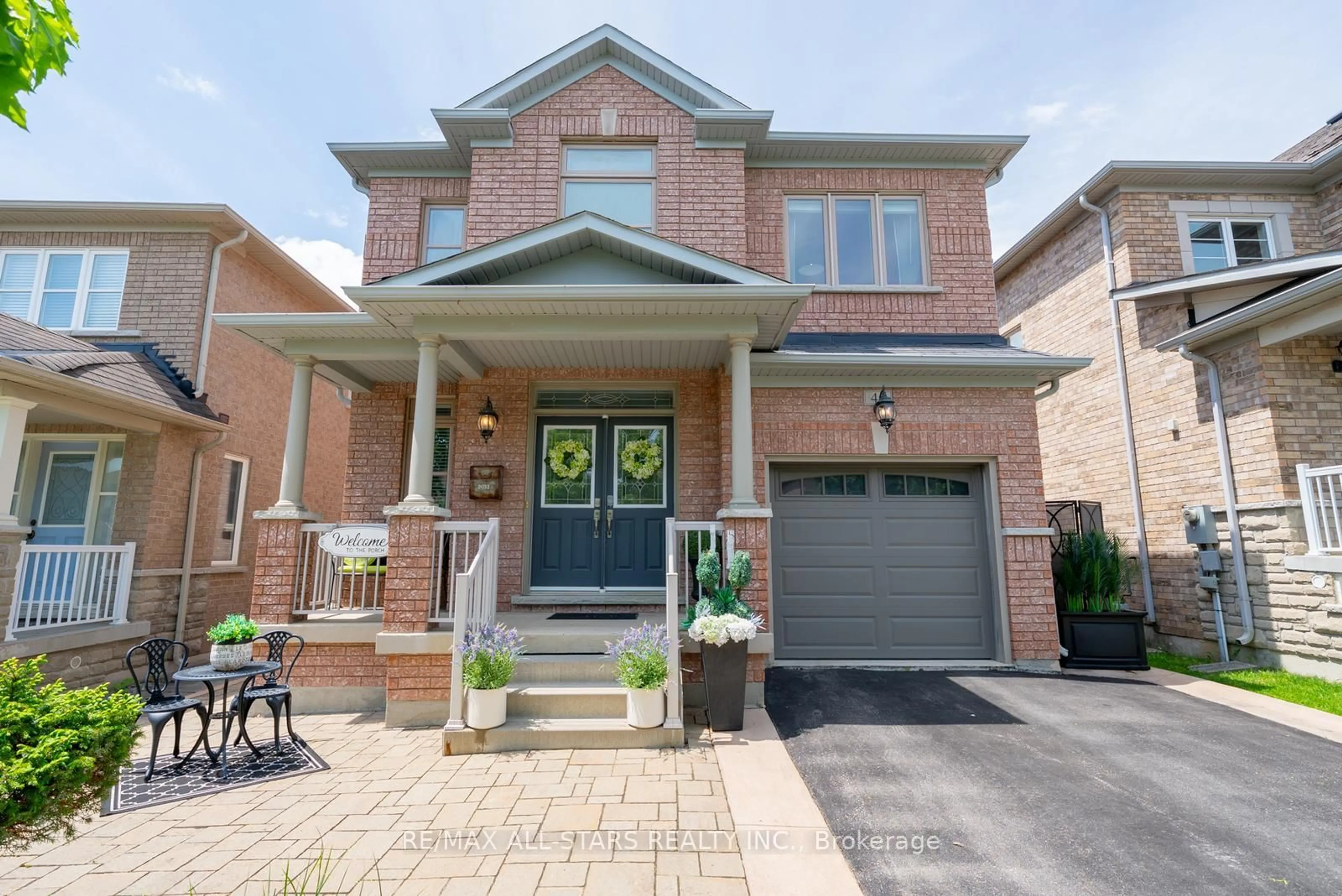 Home with brick exterior material, street for 45 Grandwood Ave, Whitchurch-Stouffville Ontario L4A 0R5