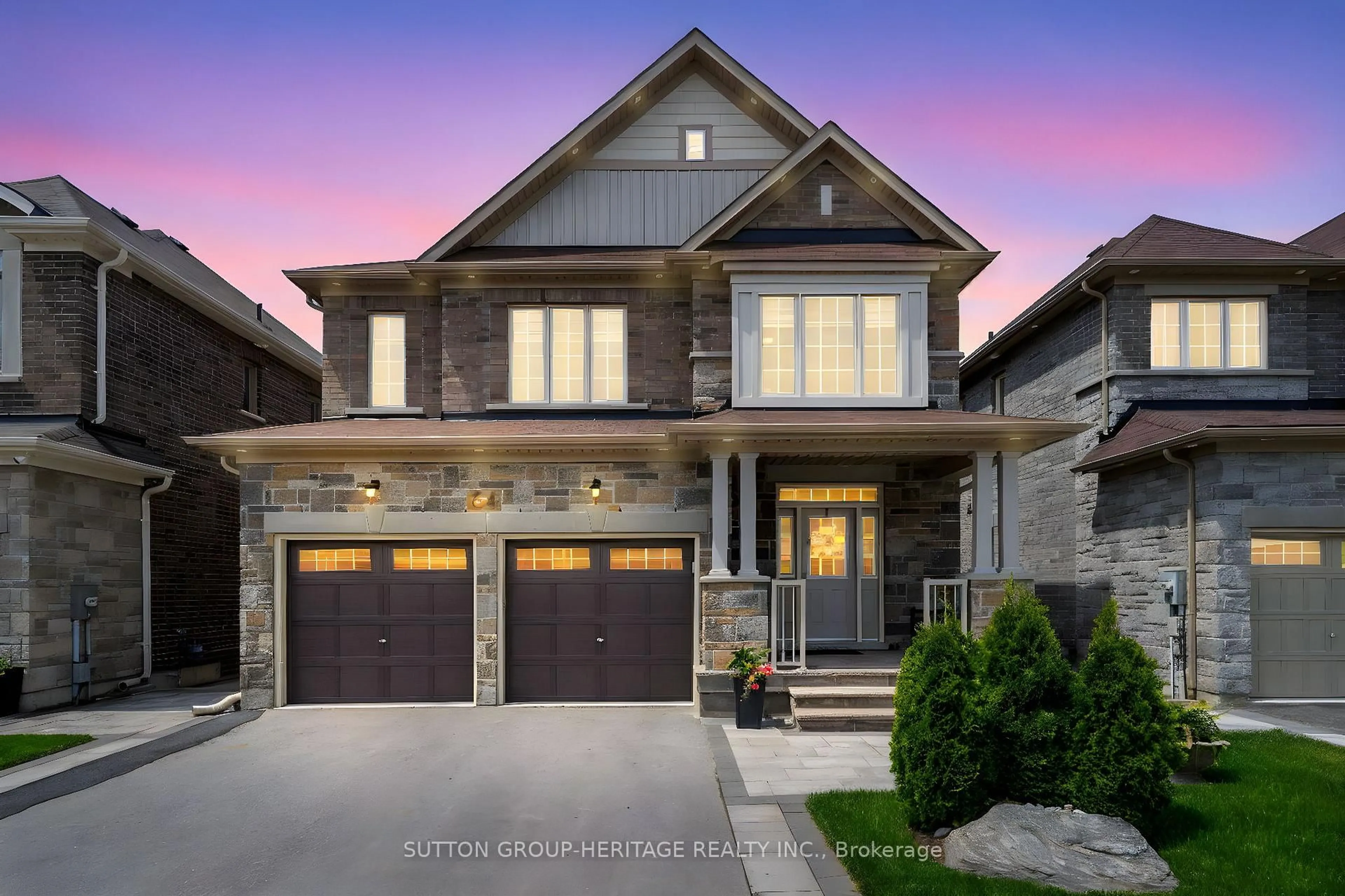 Home with brick exterior material, street for 54 Robb Thompson Rd, East Gwillimbury Ontario L0G 1M0
