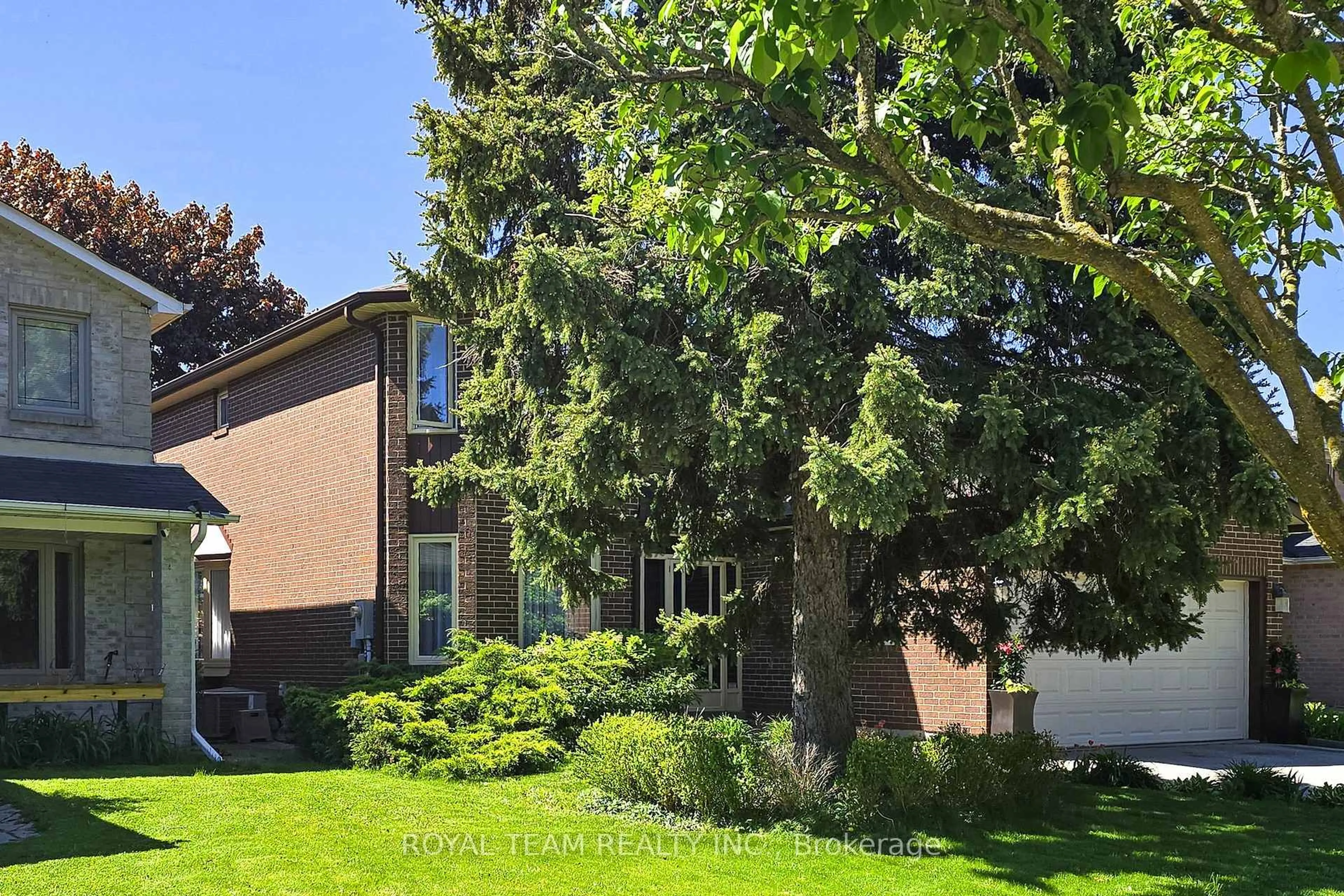 Home with brick exterior material, street for 87 Mccallum Dr, Richmond Hill Ontario L4C 7T6