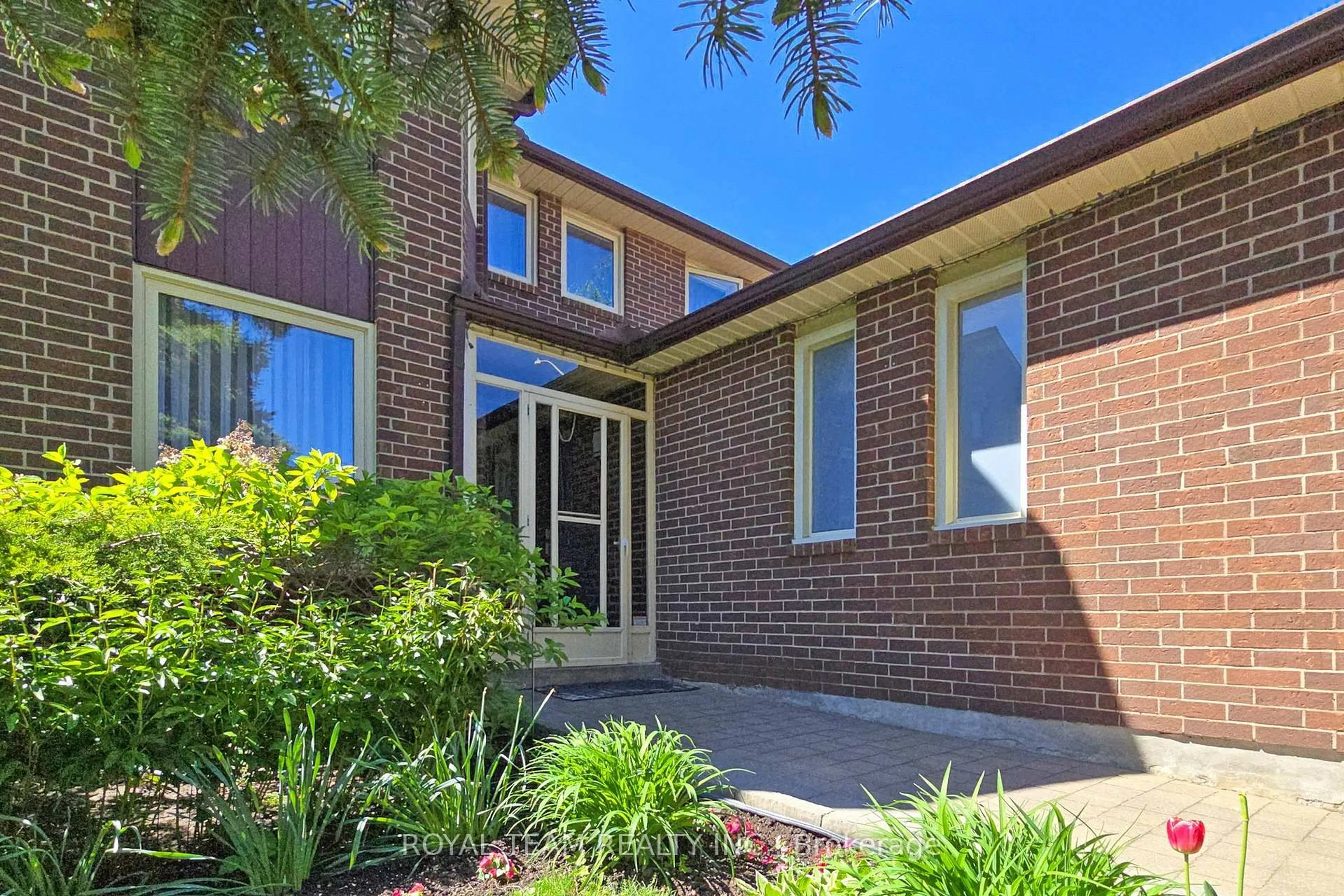 Home with brick exterior material, street for 87 Mccallum Dr, Richmond Hill Ontario L4C 7T6
