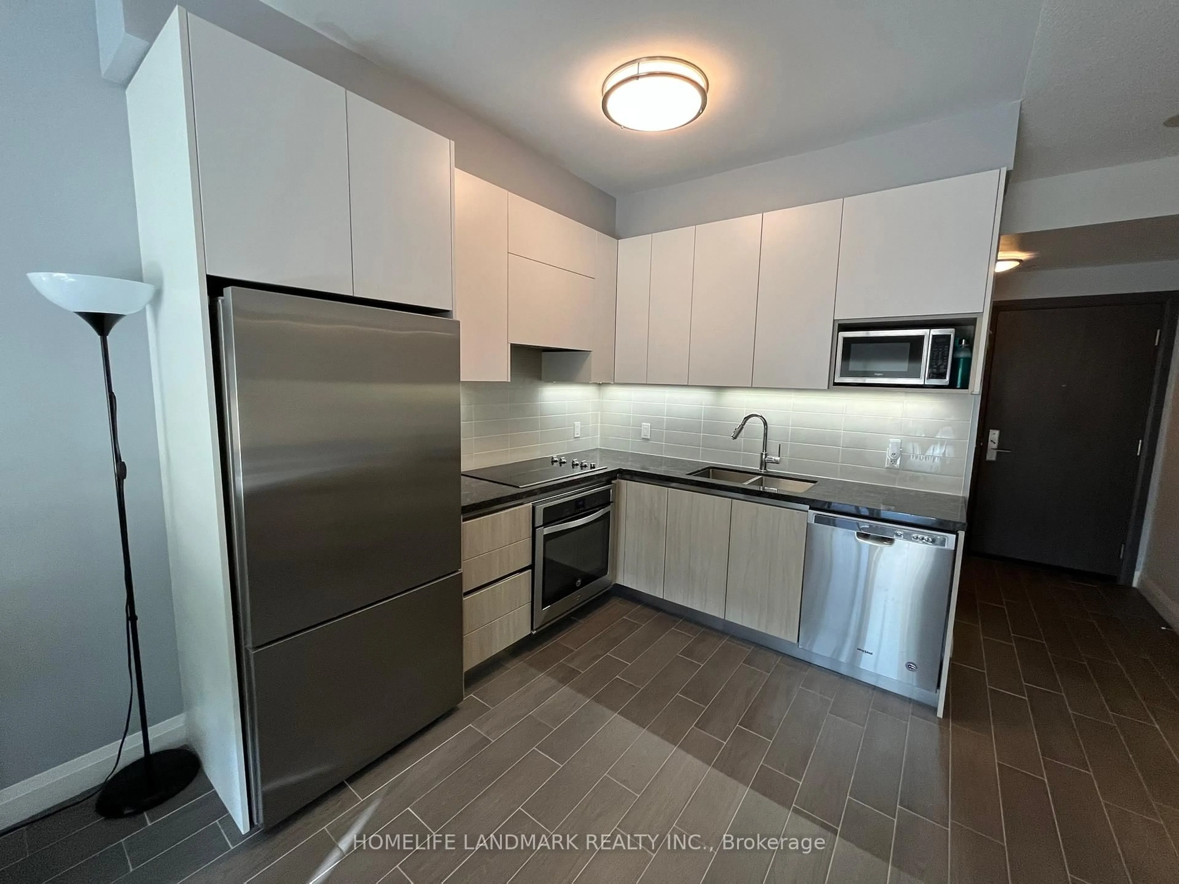 Standard kitchen, unknown for 15 Water Walk Dr #622, Markham Ontario L6G 0G2