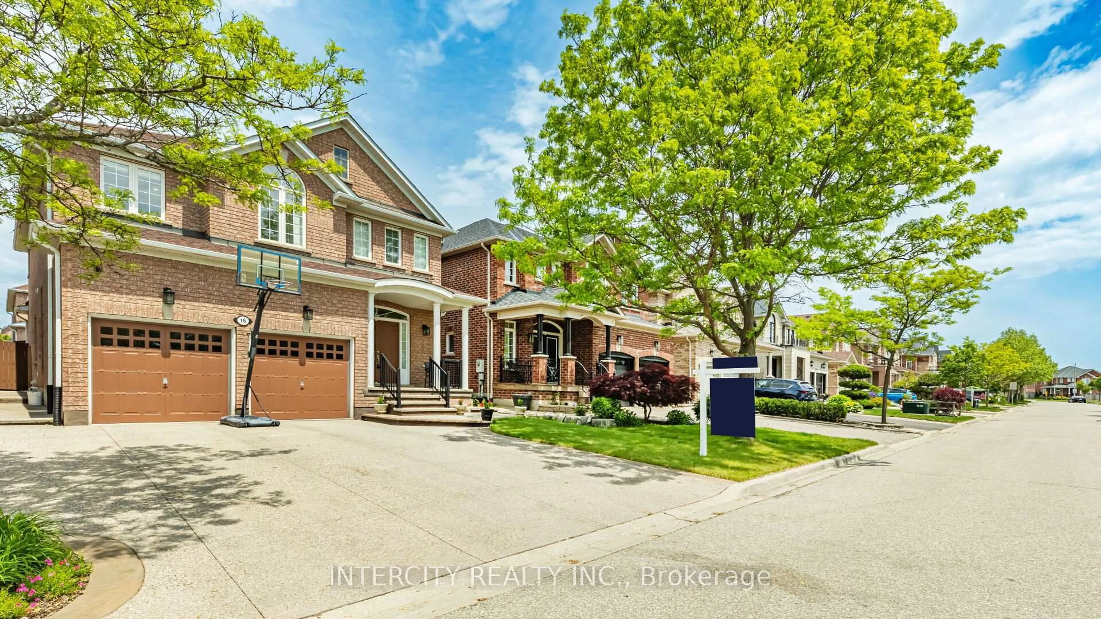 Home with brick exterior material, street for 16 Venice Gate Dr, Vaughan Ontario L4H 0E7