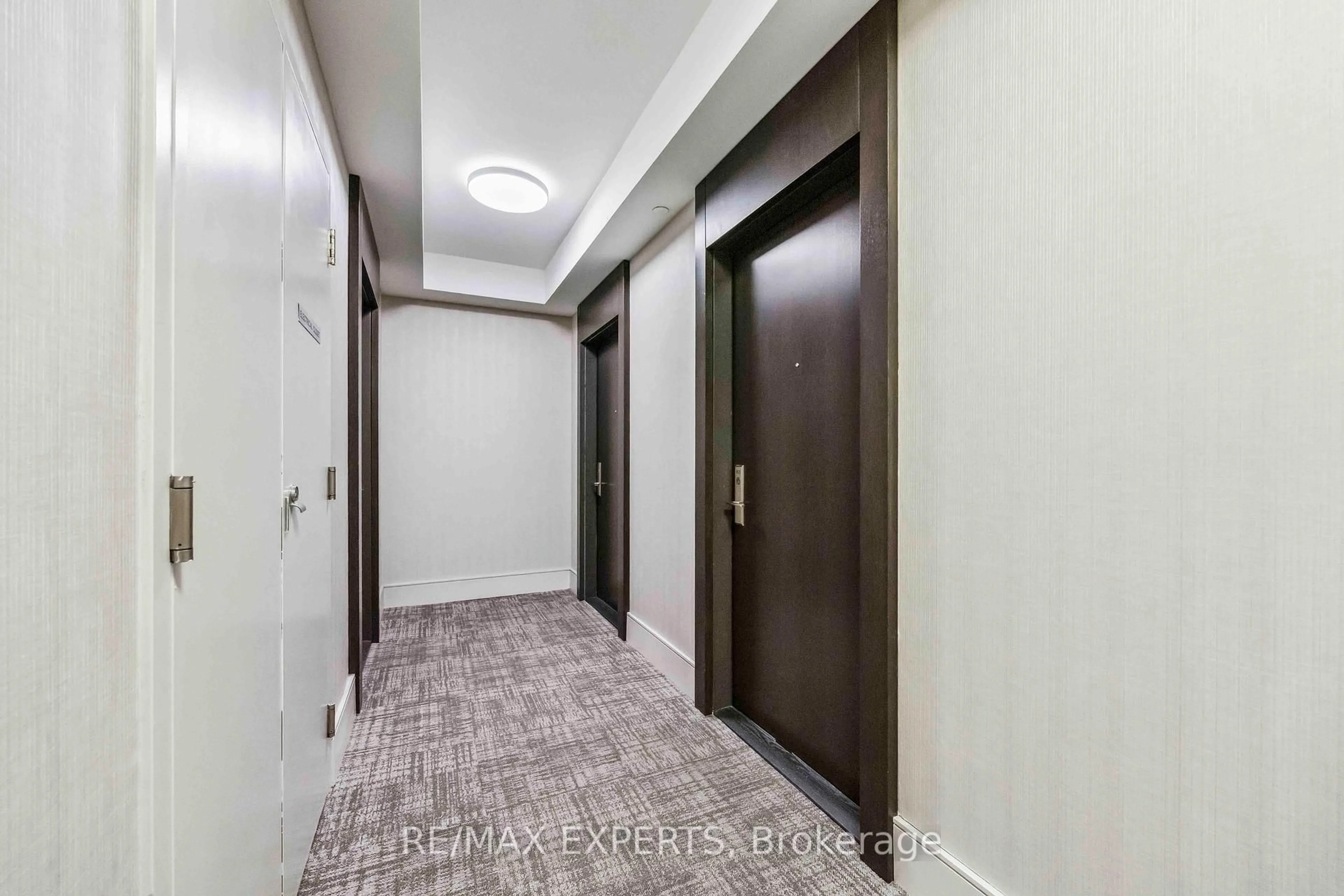 Indoor foyer for 9000 Jane St #903, Vaughan Ontario L4K 0M6