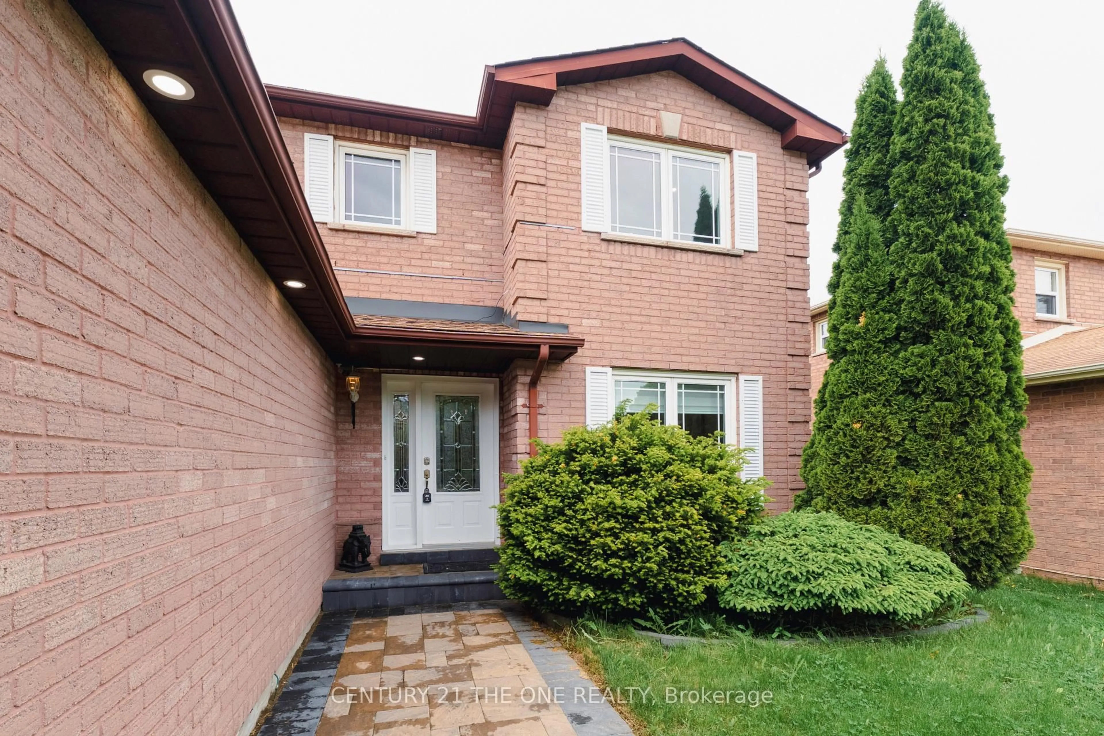 Home with brick exterior material, street for 971 Leslie Valley Dr, Newmarket Ontario L3Y 7E7