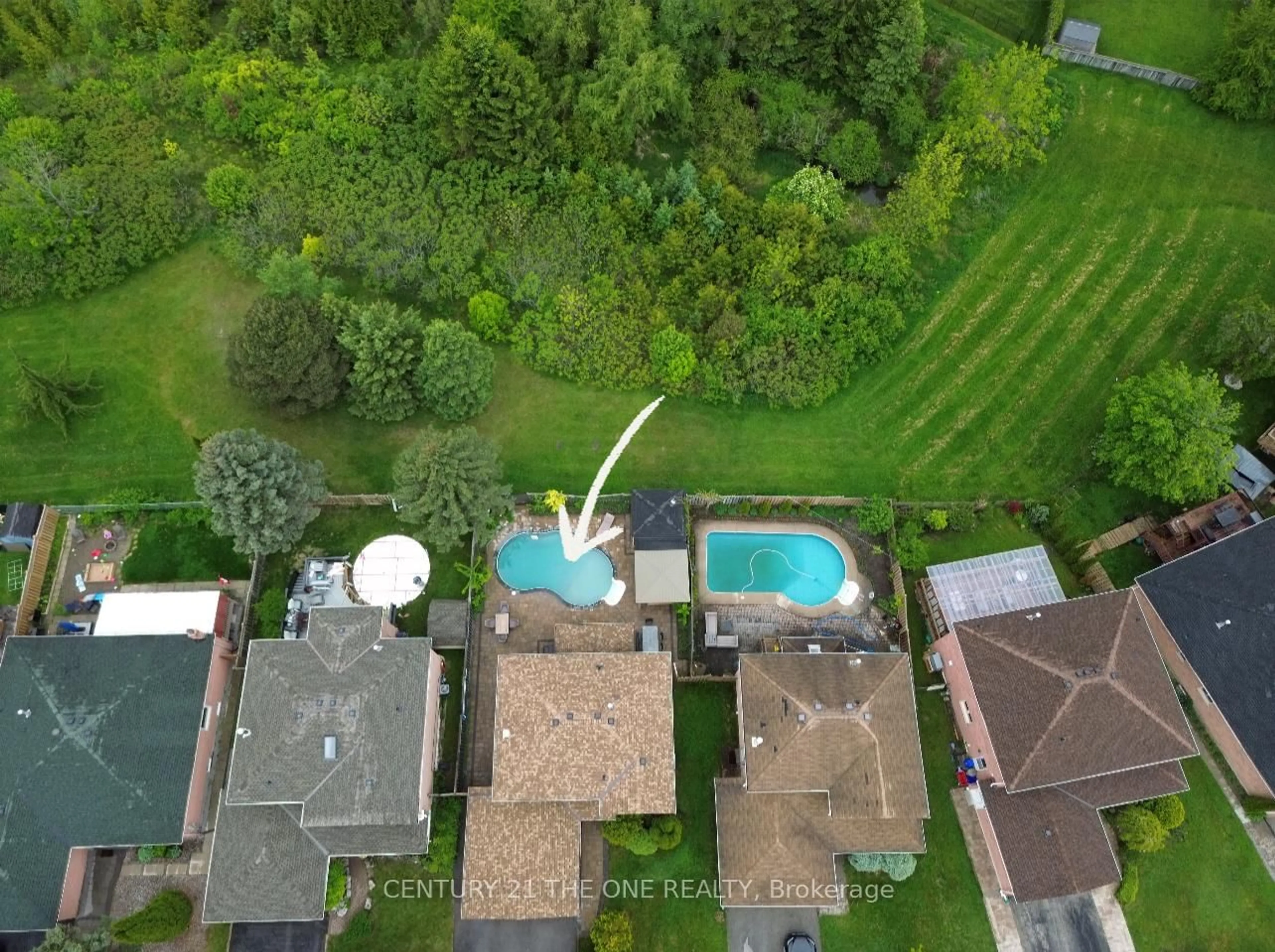 A pic from outside/outdoor area/front of a property/back of a property/a pic from drone, water/lake/river/ocean view for 971 Leslie Valley Dr, Newmarket Ontario L3Y 7E7