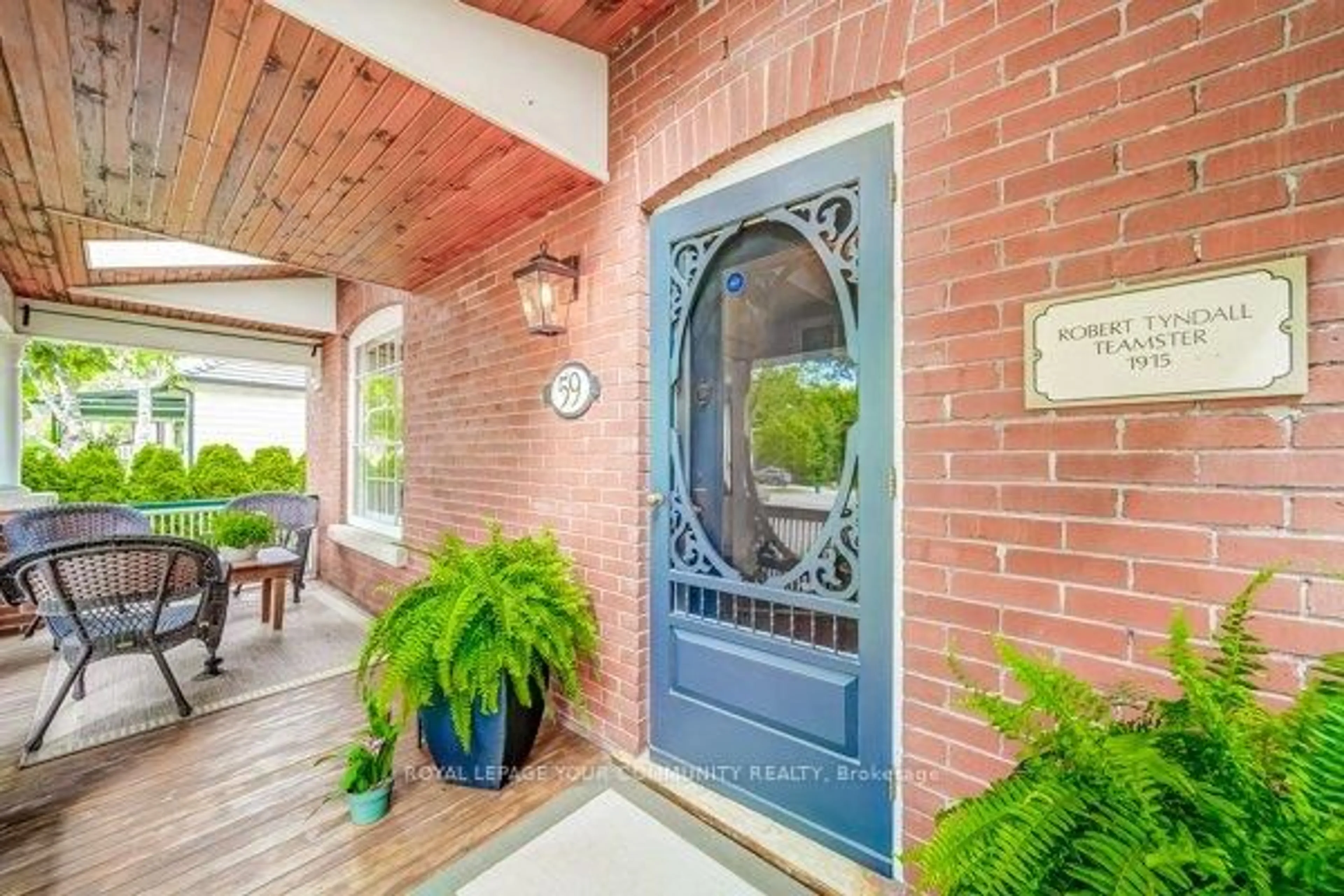 Indoor entryway for 59 Roseview Ave, Richmond Hill Ontario L4C 1C6