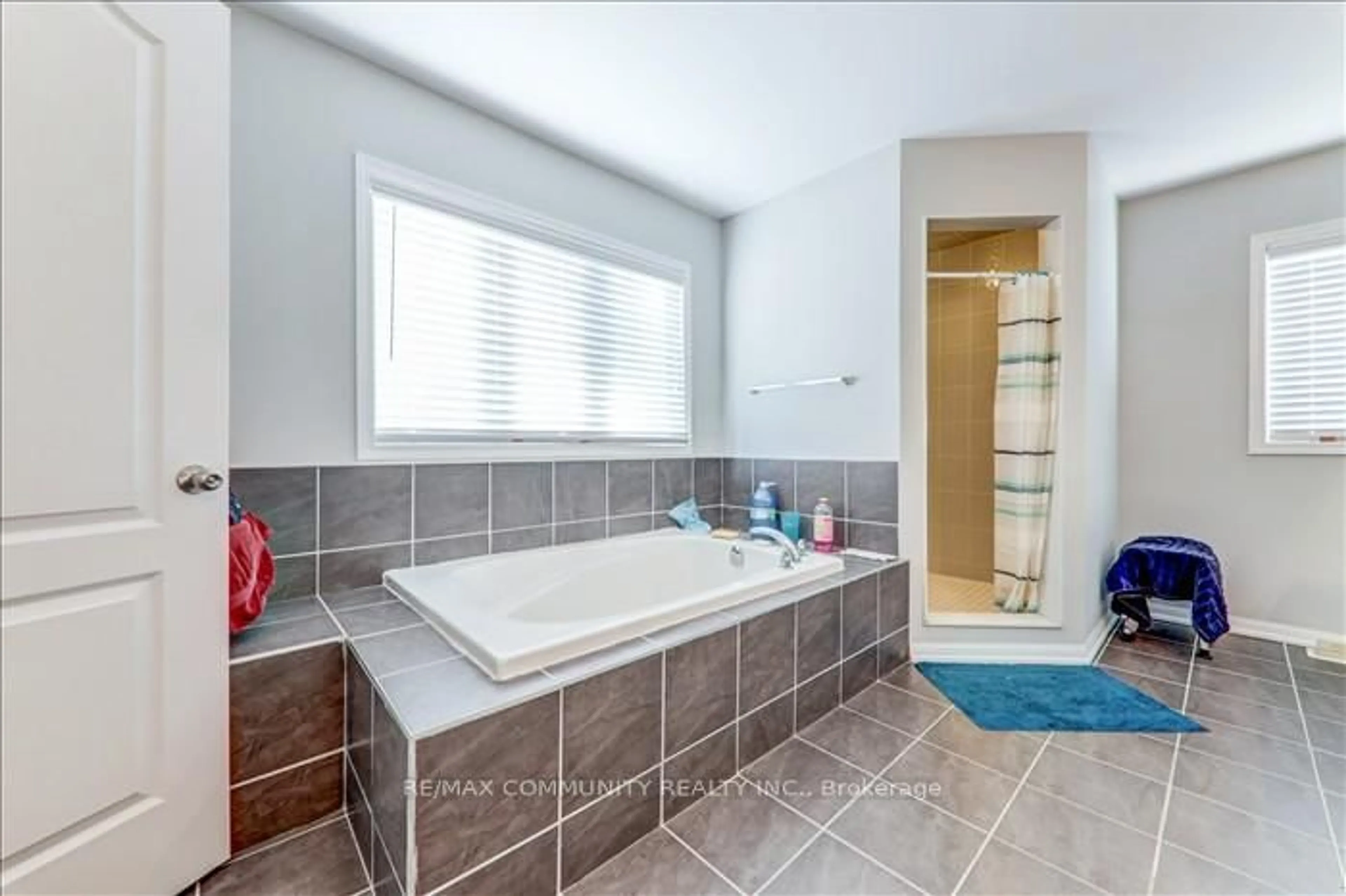 Contemporary bathroom, ceramic/tile floor for 22 Sunderland Meadows Dr, Brock Ontario L0C 1H0