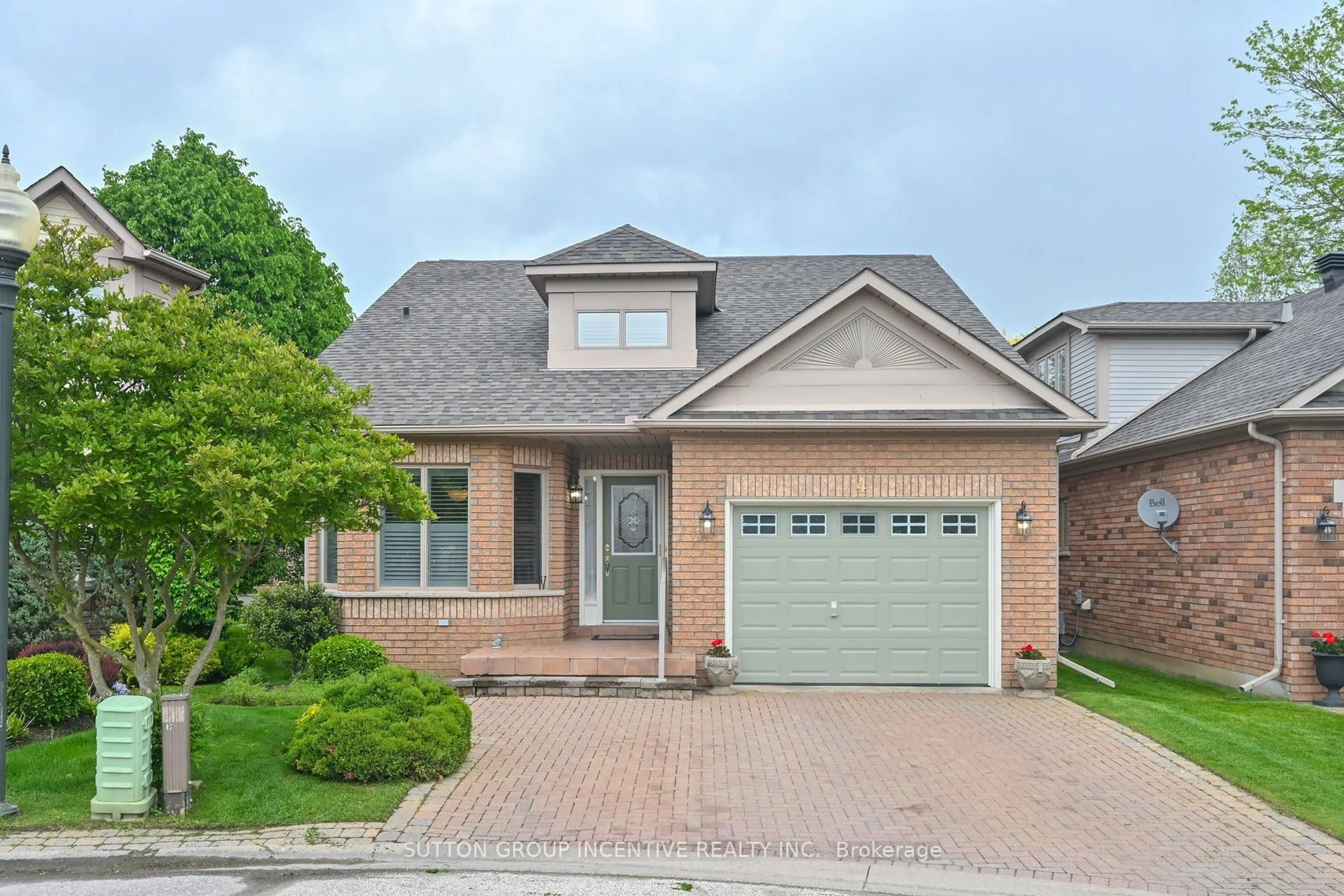 Home with brick exterior material, street for 4 Belair Pl, New Tecumseth Ontario L9R 1Z1