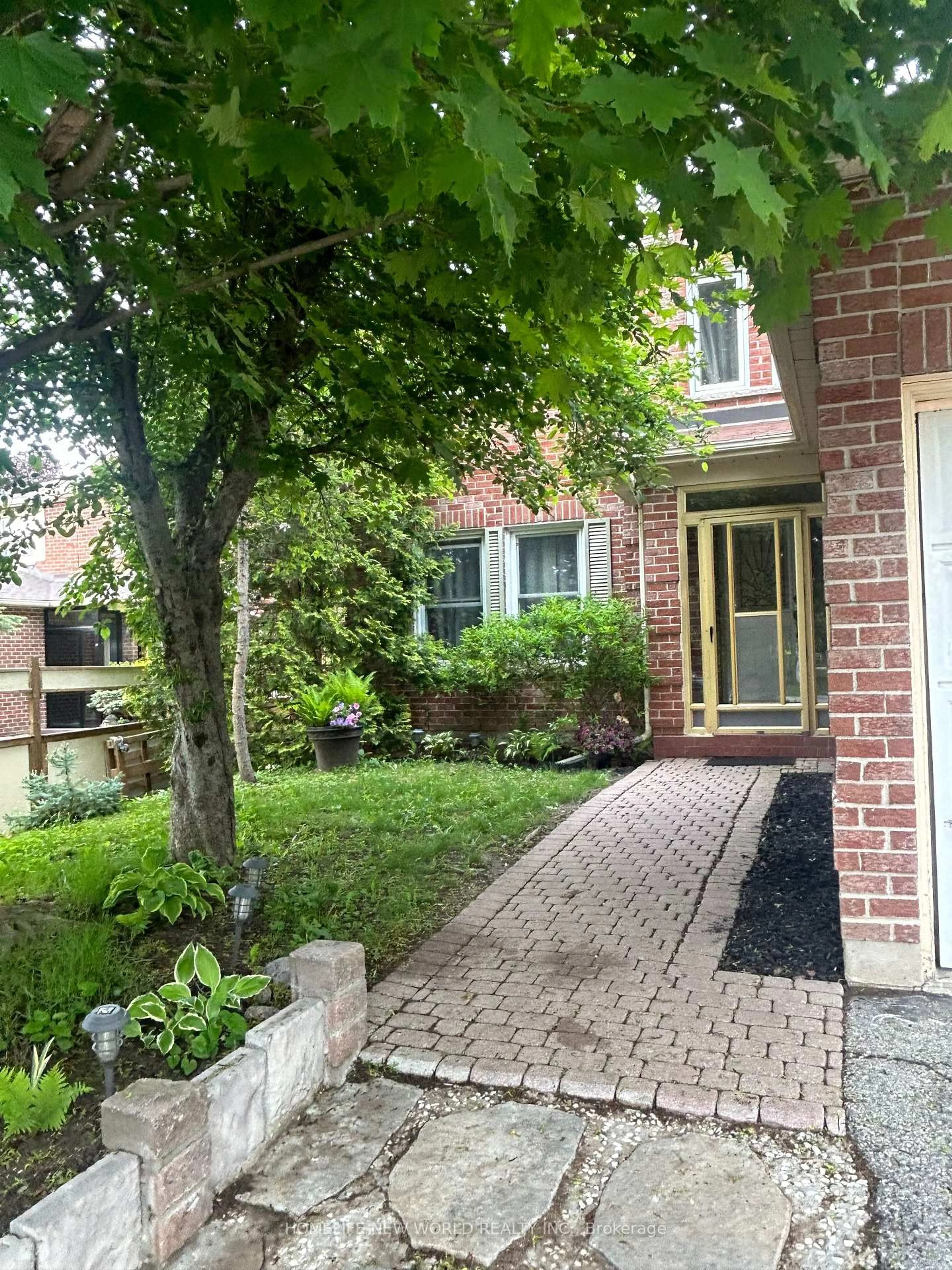Home with brick exterior material, street for 158 Murray Dr, Aurora Ontario L4G 2C5