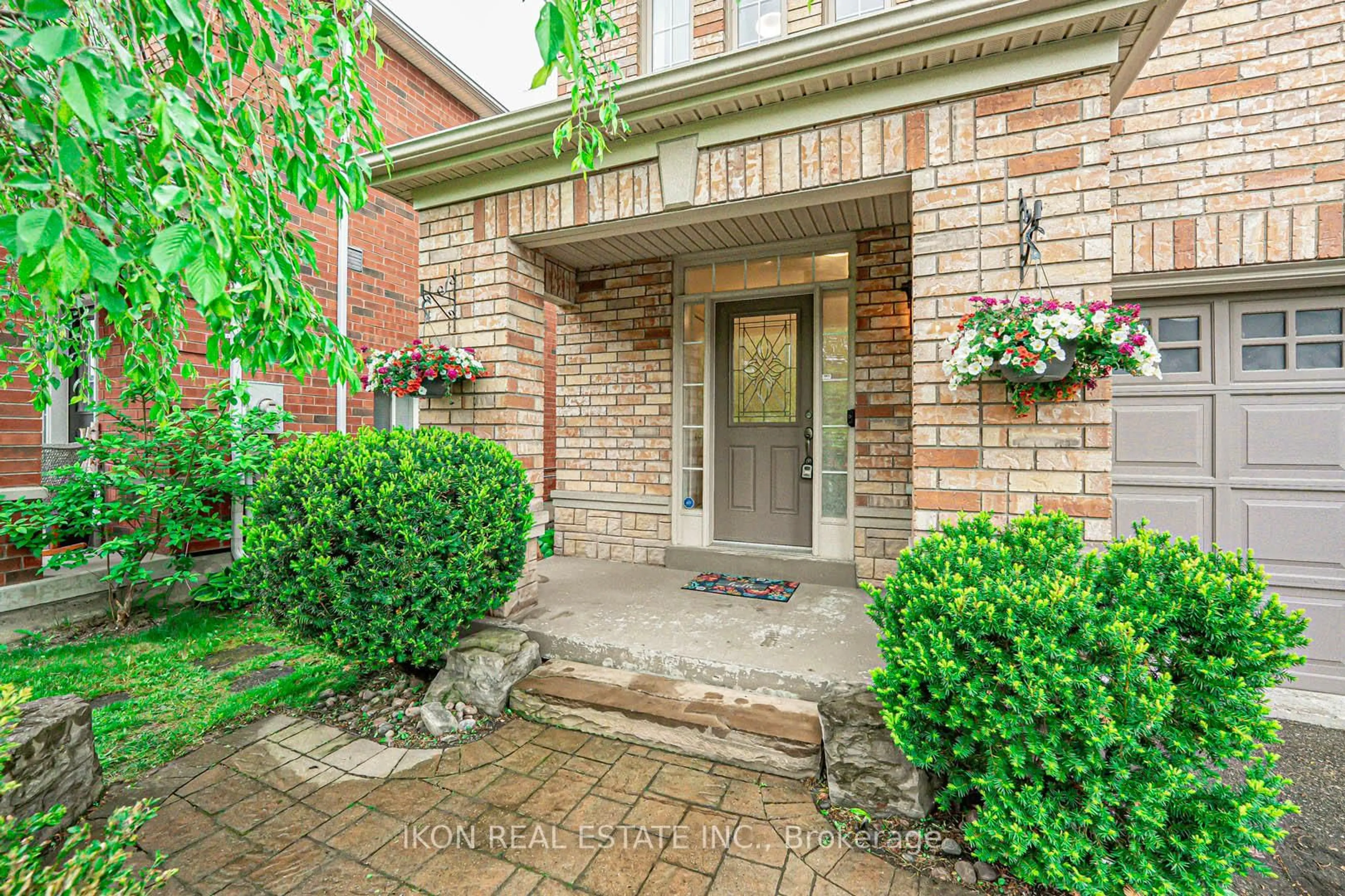 Home with brick exterior material, street for 906 Isaac Phillips Way, Newmarket Ontario L3X 2Y8