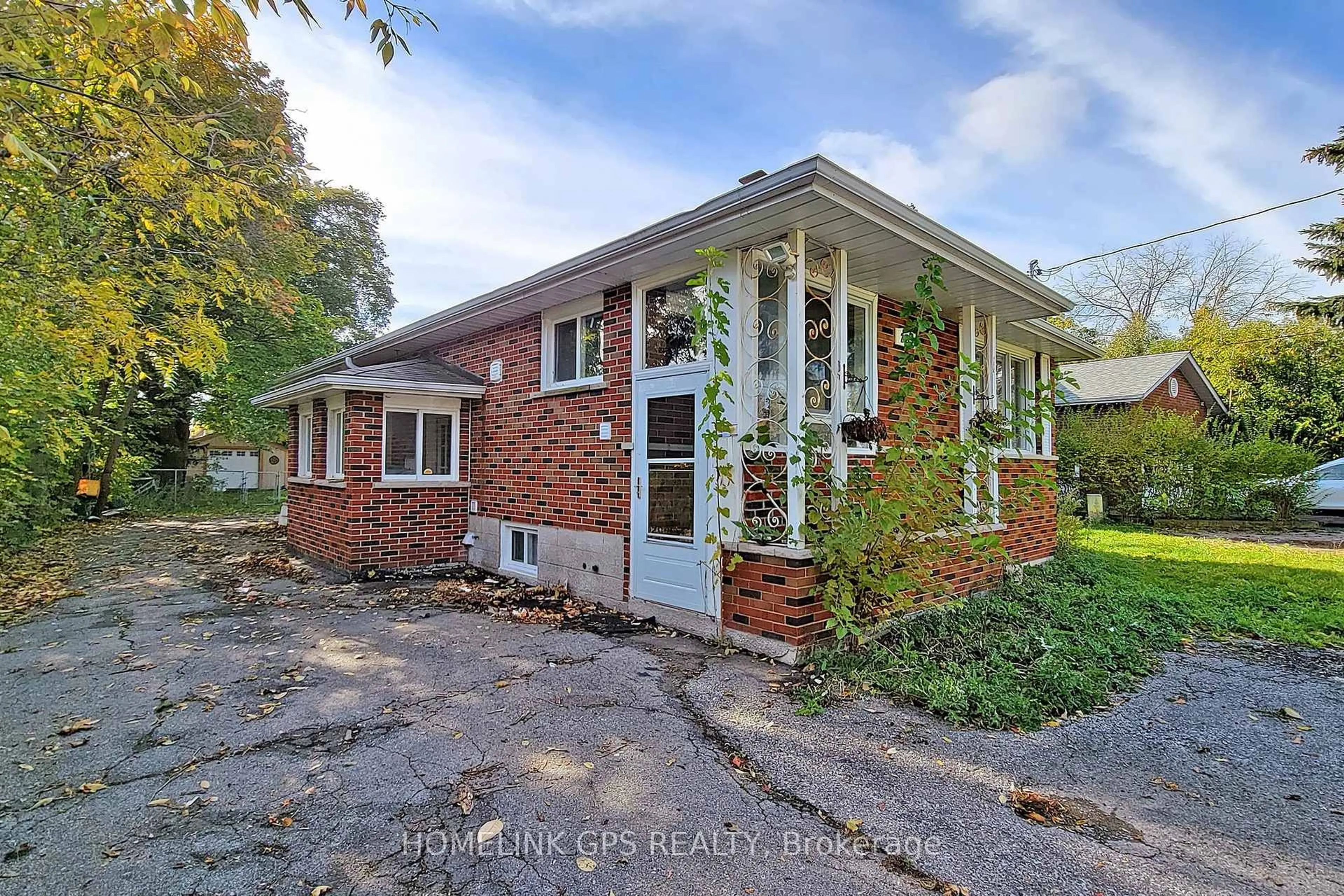 Home with brick exterior material, street for 267 Elgin Mills Rd, Richmond Hill Ontario L4C 4M1