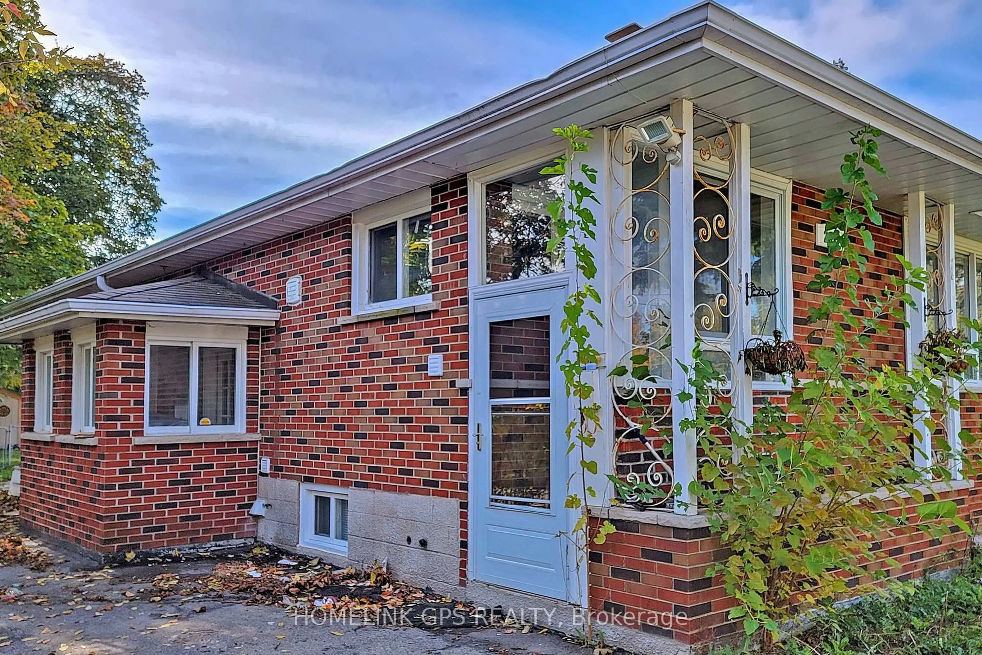 Home with brick exterior material, street for 267 Elgin Mills Rd, Richmond Hill Ontario L4C 4M1