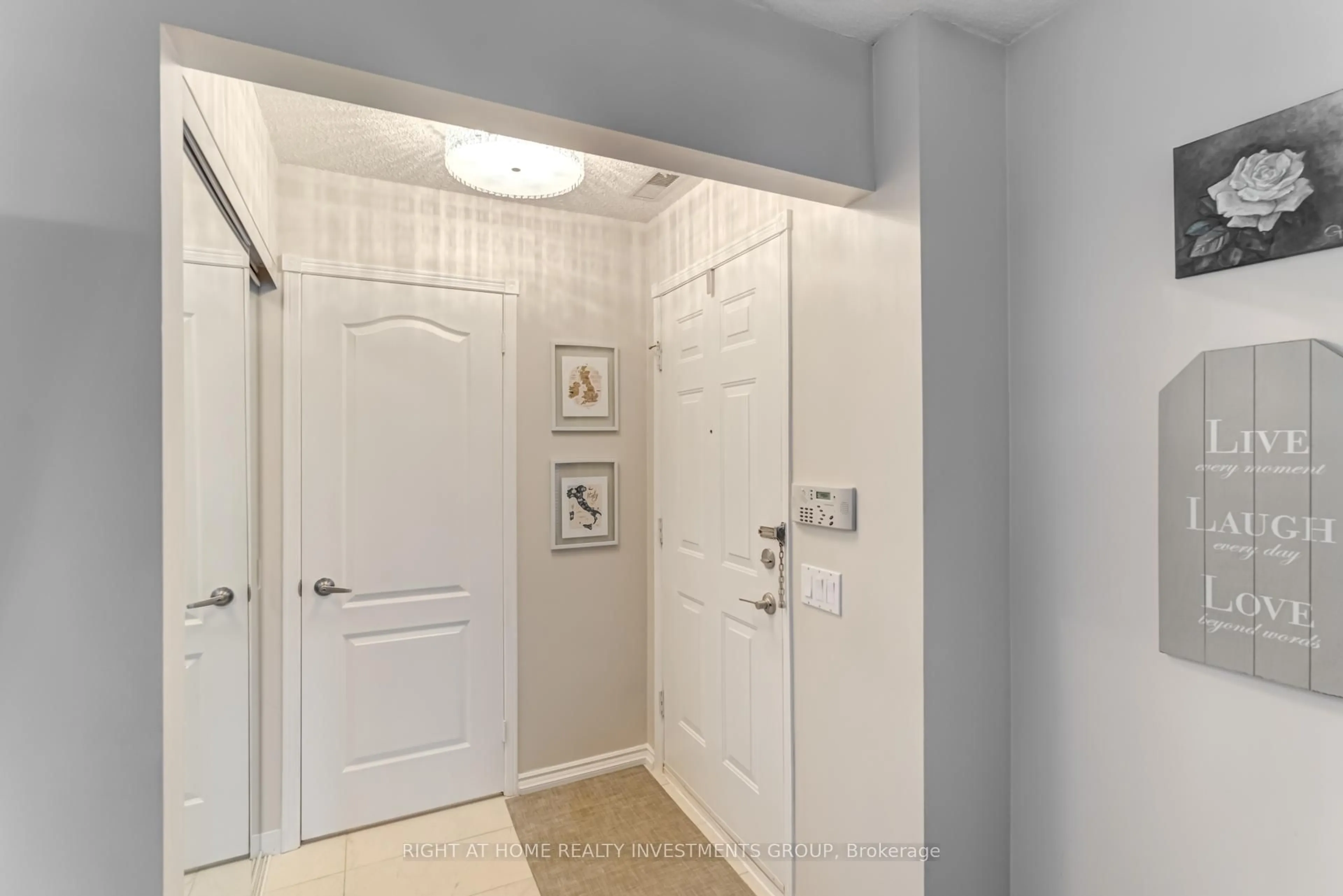 Indoor entryway for 900 Steeles Ave #809, Vaughan Ontario L4J 8C2