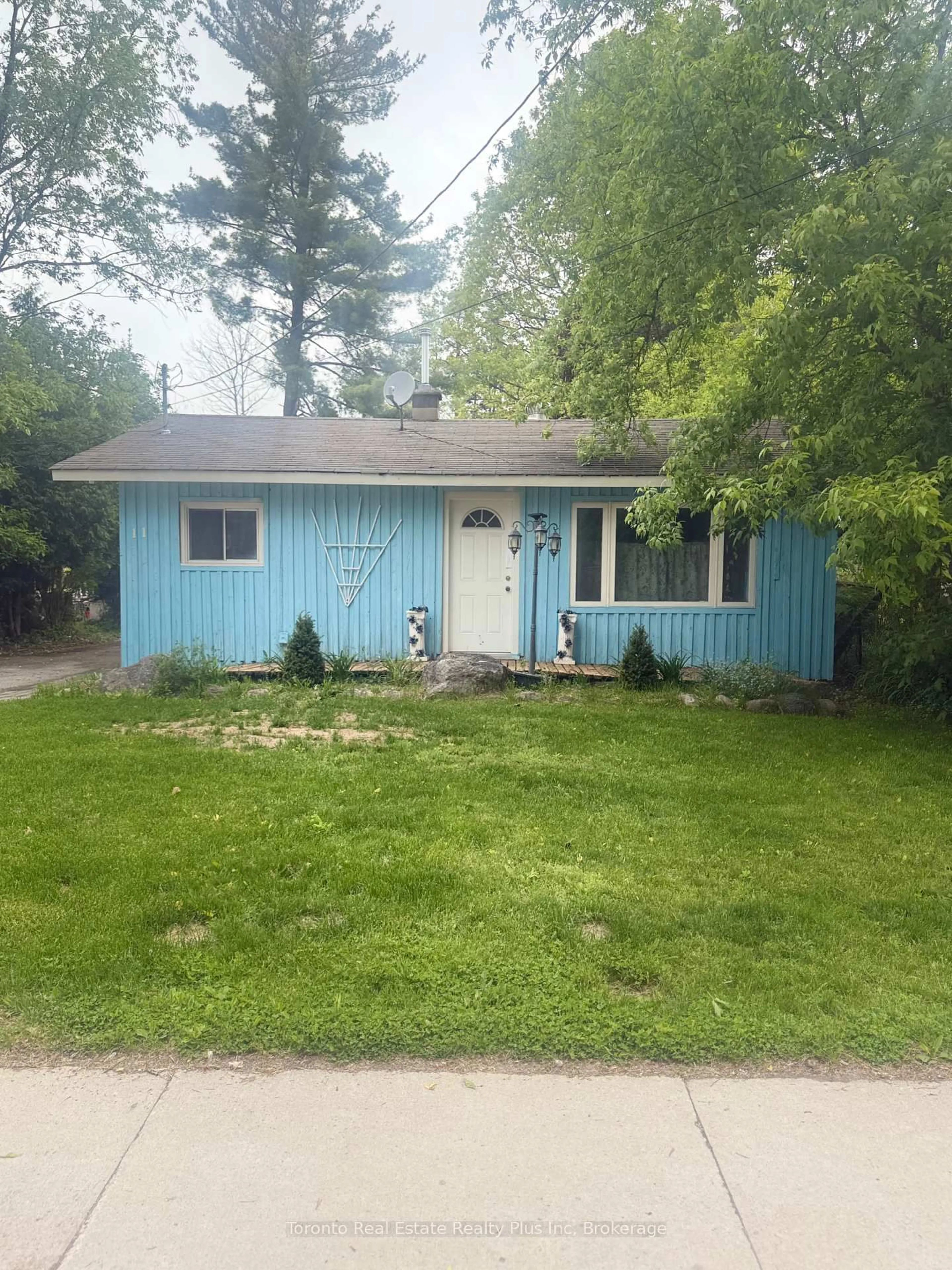 Unknown for 11 Cecil St, Essa Ontario L0M 1B3