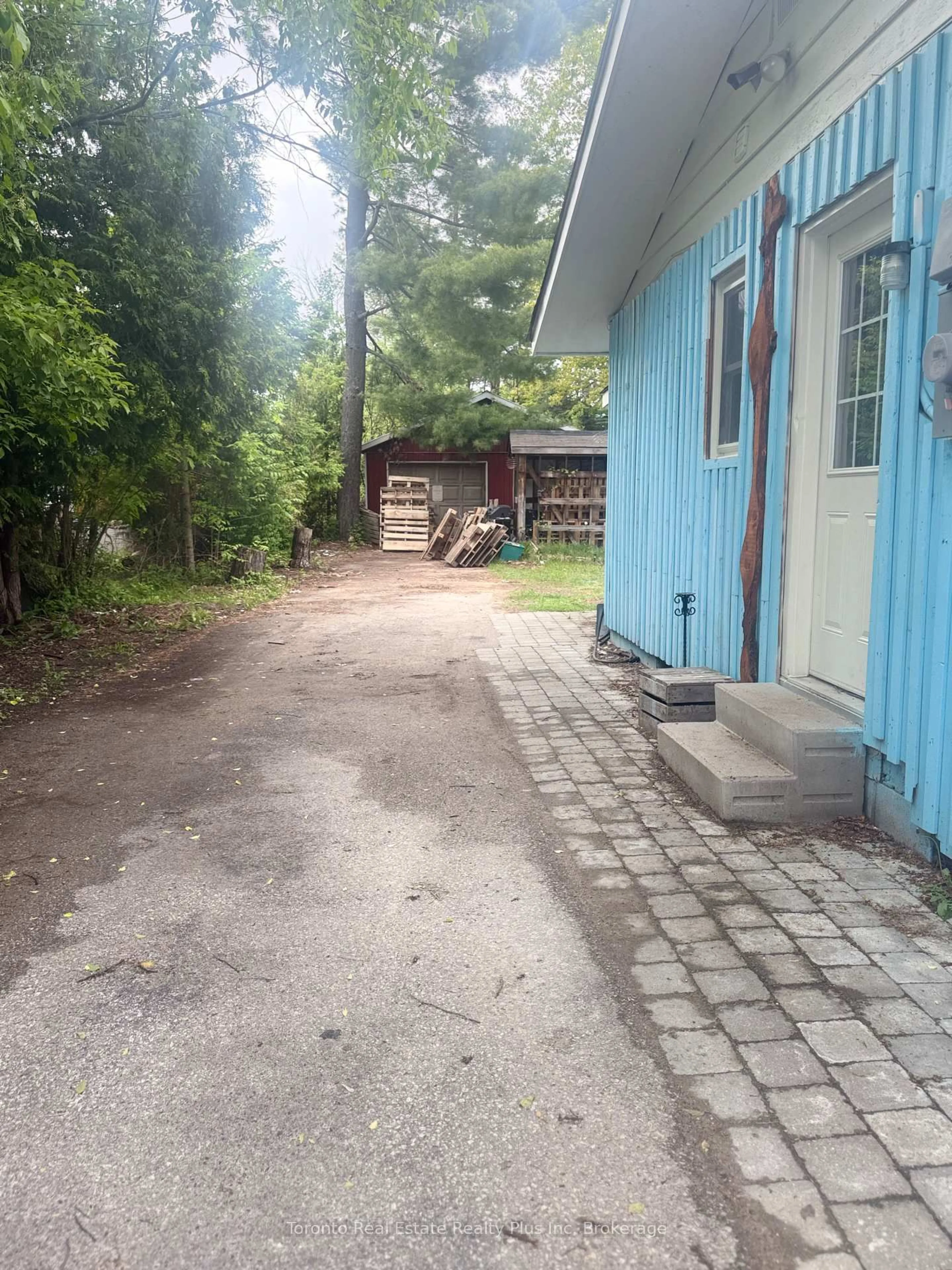 Unknown for 11 Cecil St, Essa Ontario L0M 1B3
